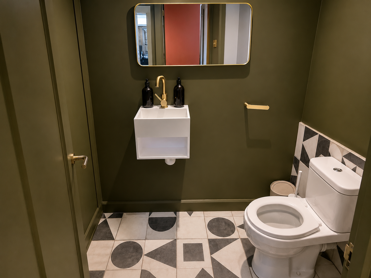 Fitted WC and cloakroom inside the Walthamstow rear extension