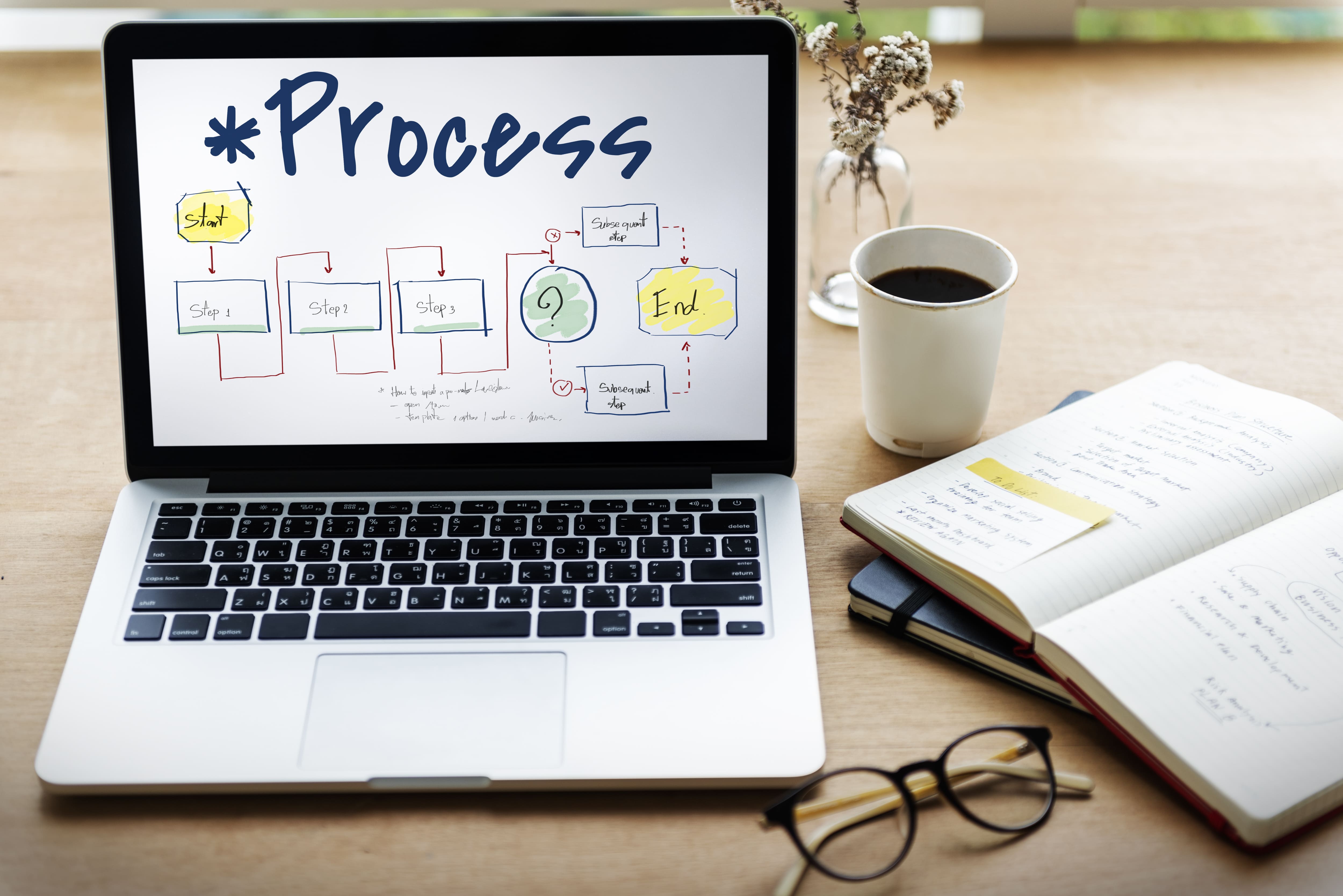 PIM vs. PLM : gérer la donnée produit entre marketing et cycle de vie