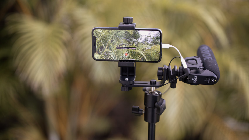 smartphone setup for live streaming events