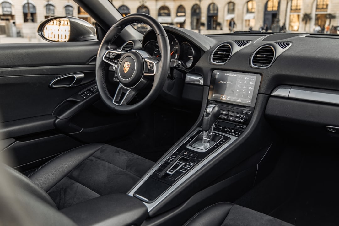 Boxster S 718 interior Vendome Paris Porsche
