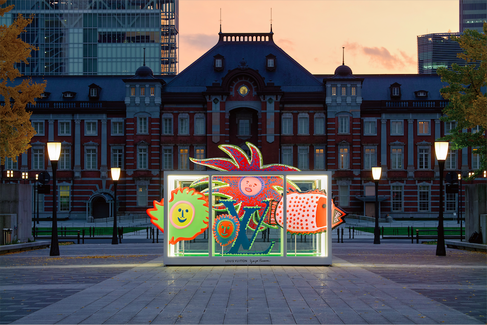 Installation de Yayoi Kusama pour Louis Vuitton dans l'espace public à Tokyo