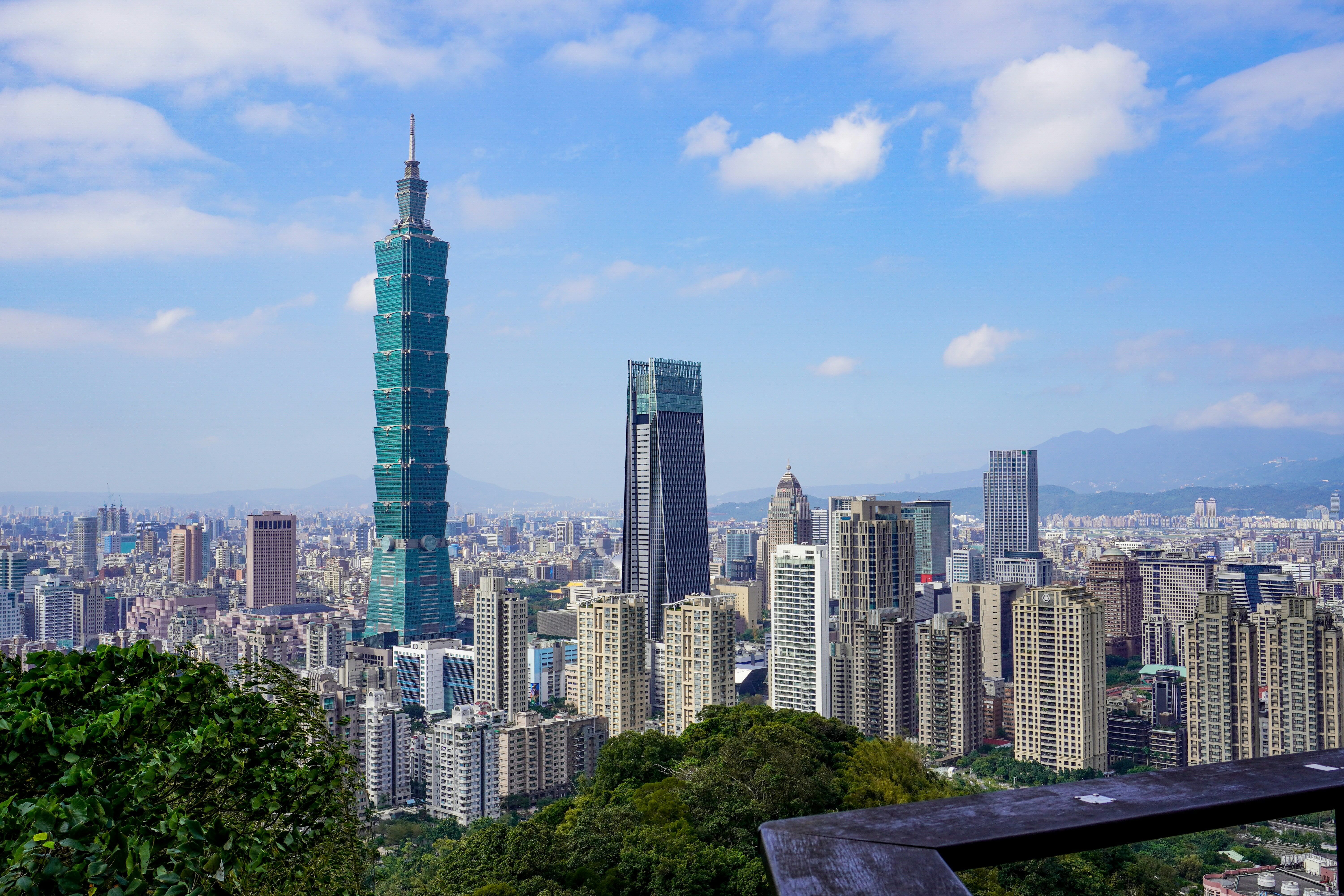 Emerging market debt explained: hard currency, local currency, and the risk you are actually taking