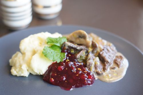 Hvalskav, solbærsaft og einebær