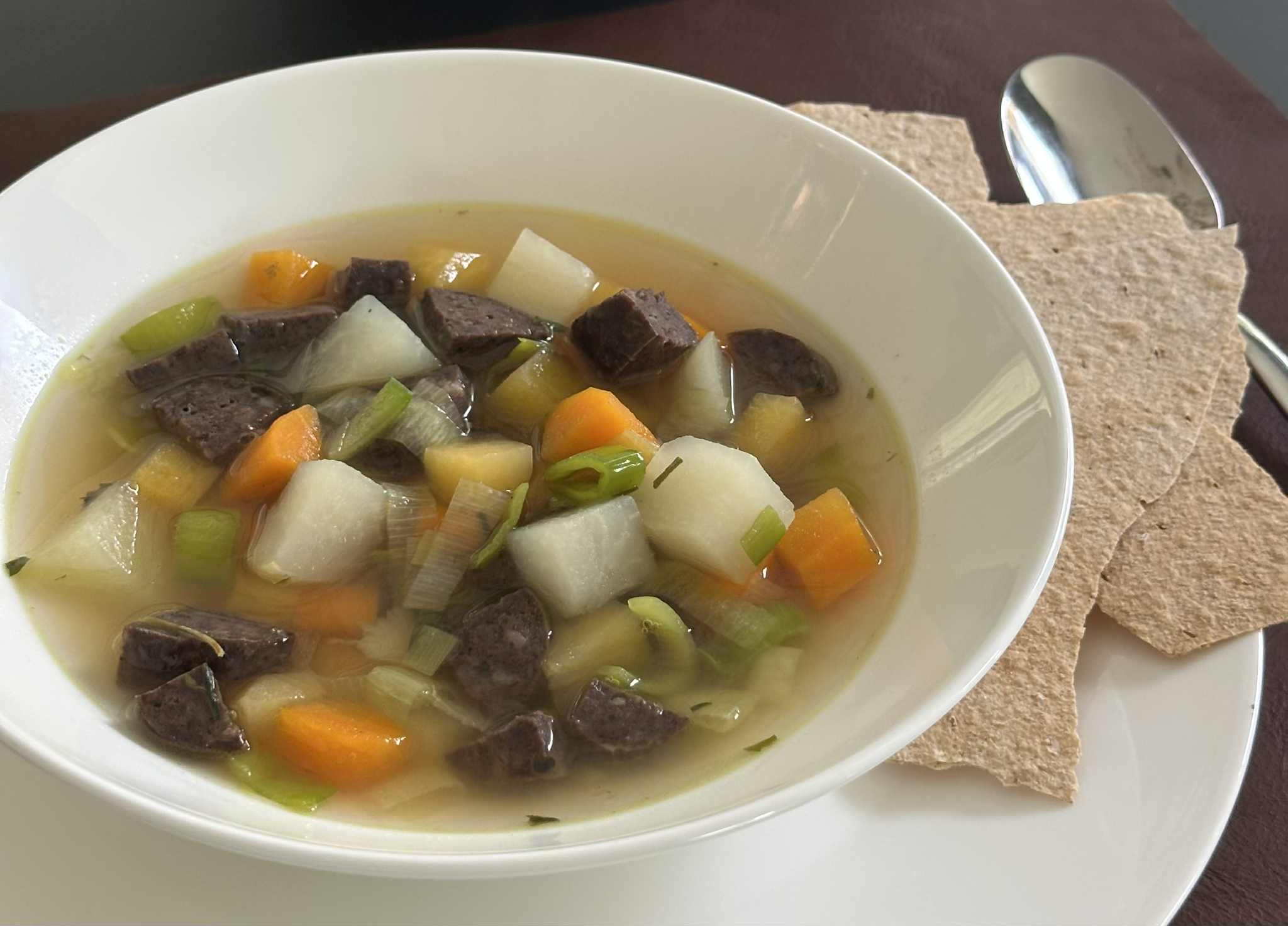 Høstsuppe med røkt hvalpølse