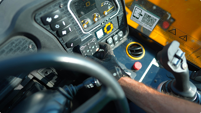 Embedded Tracker in equipment cabin