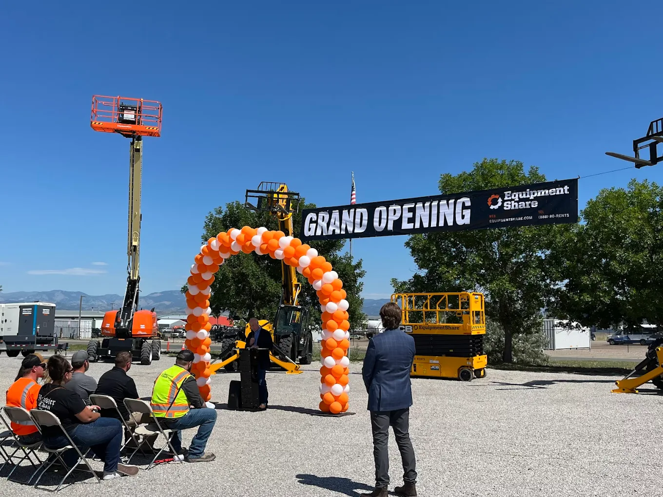 Ribbon Cutting ceremony for Helena Montana, ɫƵ Branch
