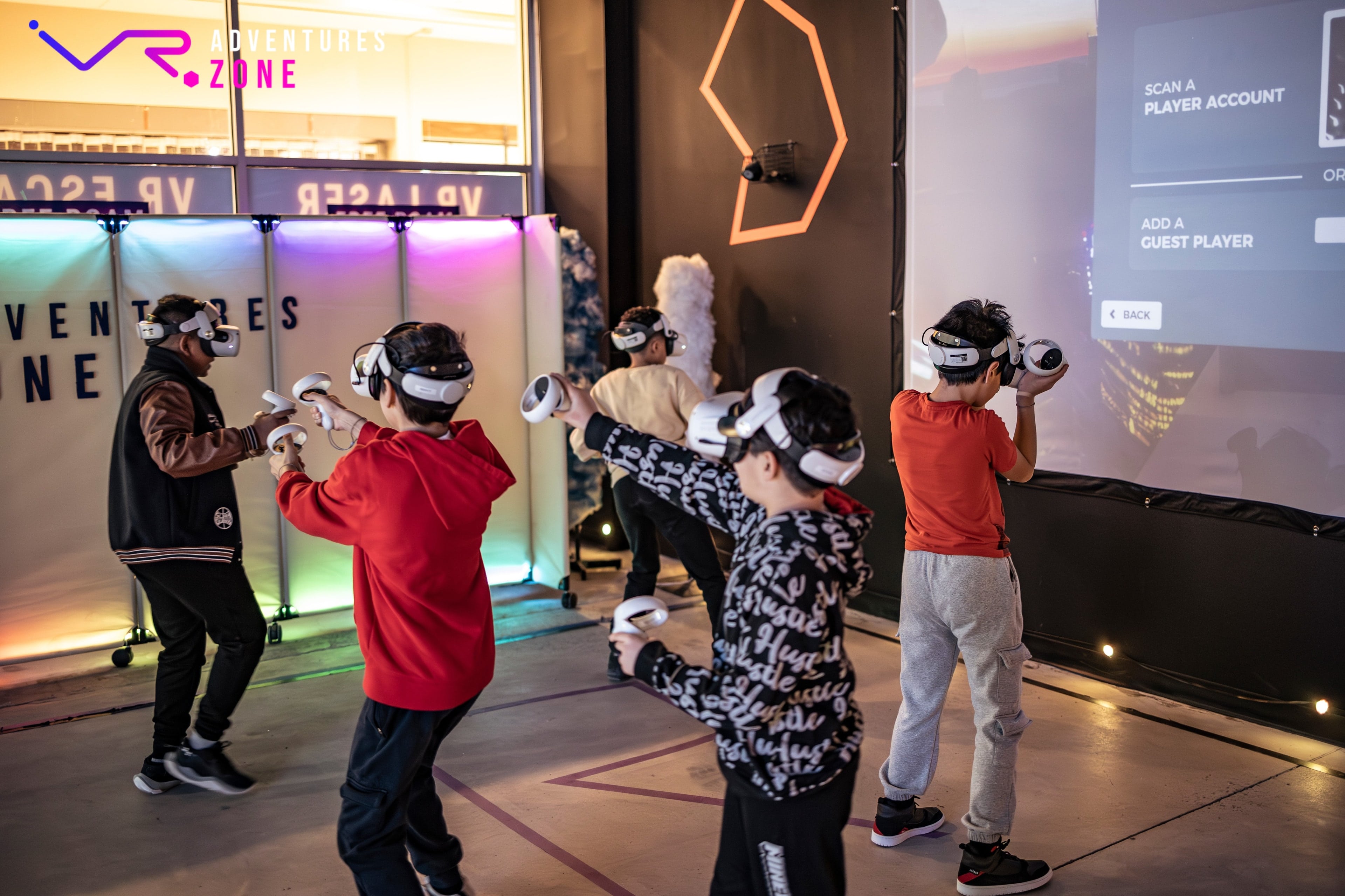 kids playing VR, birthday cake with VR headset
