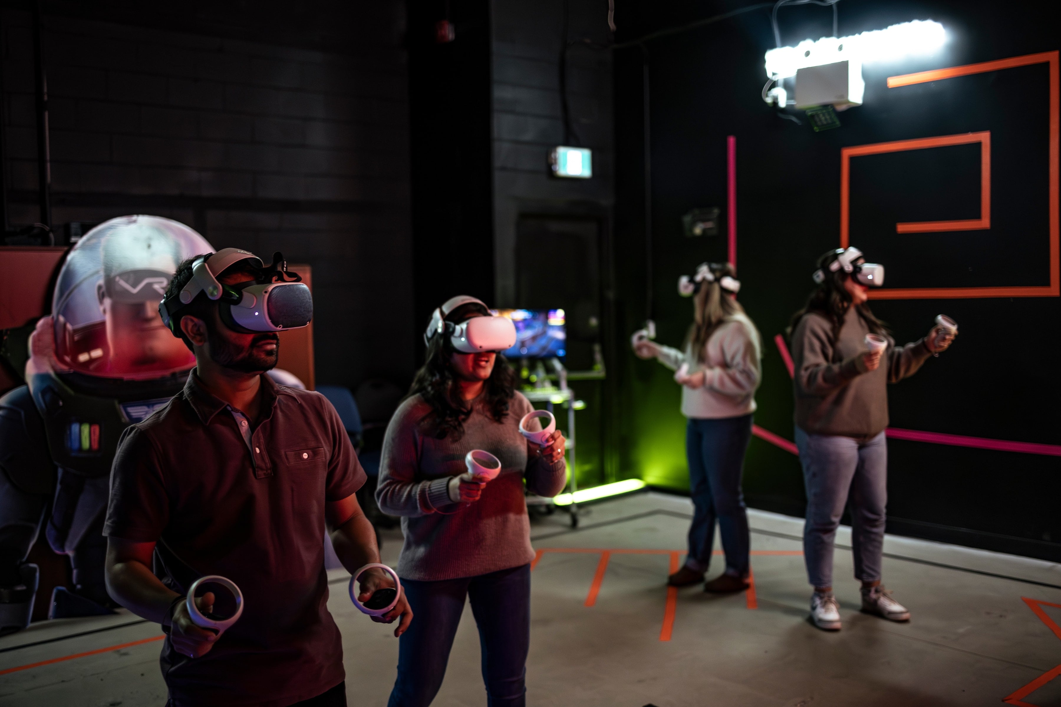 kids playing VR, birthday cake with VR headset