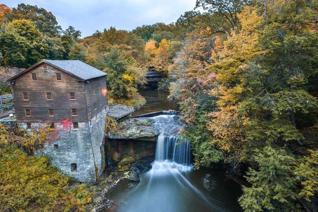 An image of Youngstown Mill, Ohio in the fall.