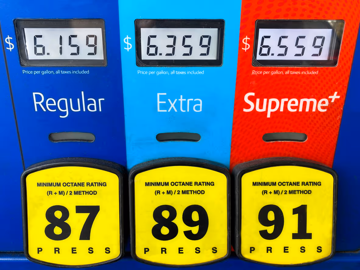 Gas prices at gas pumps all above $6/gallon