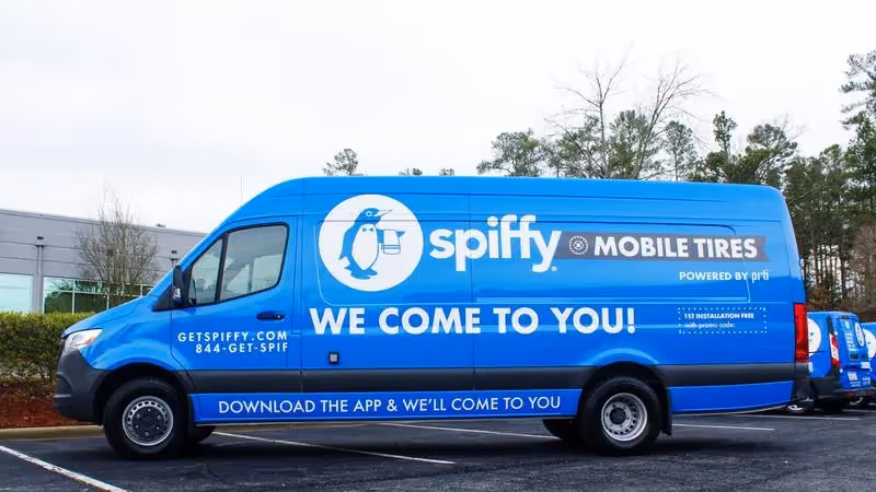 Spiffy Green top oil change franchise with low investment cost