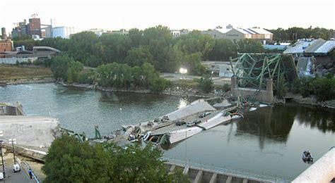 I-35W Mississippi River bridge (Wikipedia)
