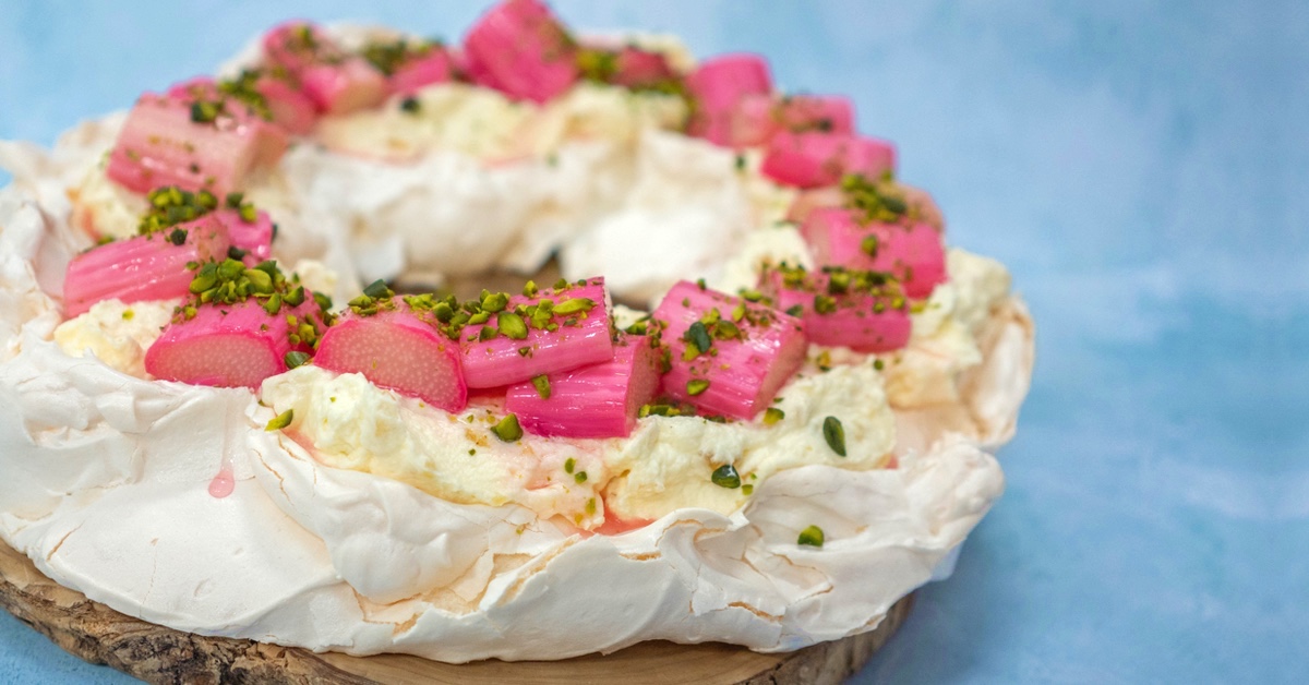 Pavlova Wreath with Poached Rhubarb and Ginger Cream Recipe