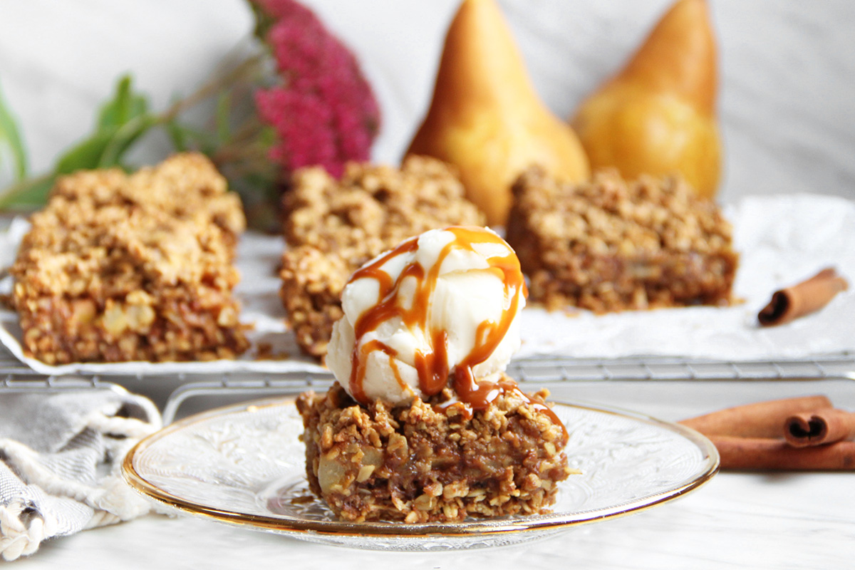 Chai-Spiced Pear Crumble Bars (Vegan & Gluten-Free)
