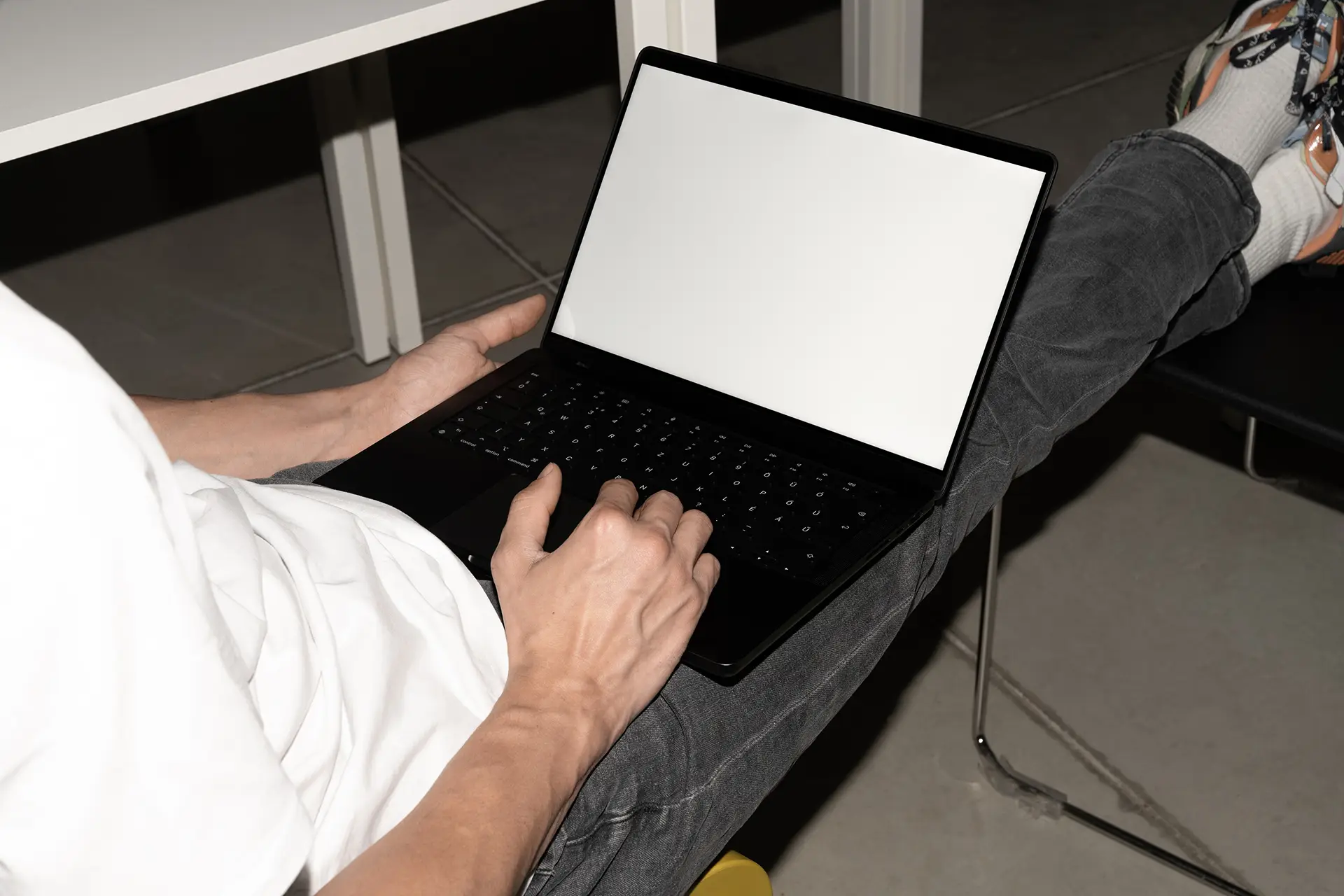 MacBook Mockup with blank screen for showcasing website or design presentations.