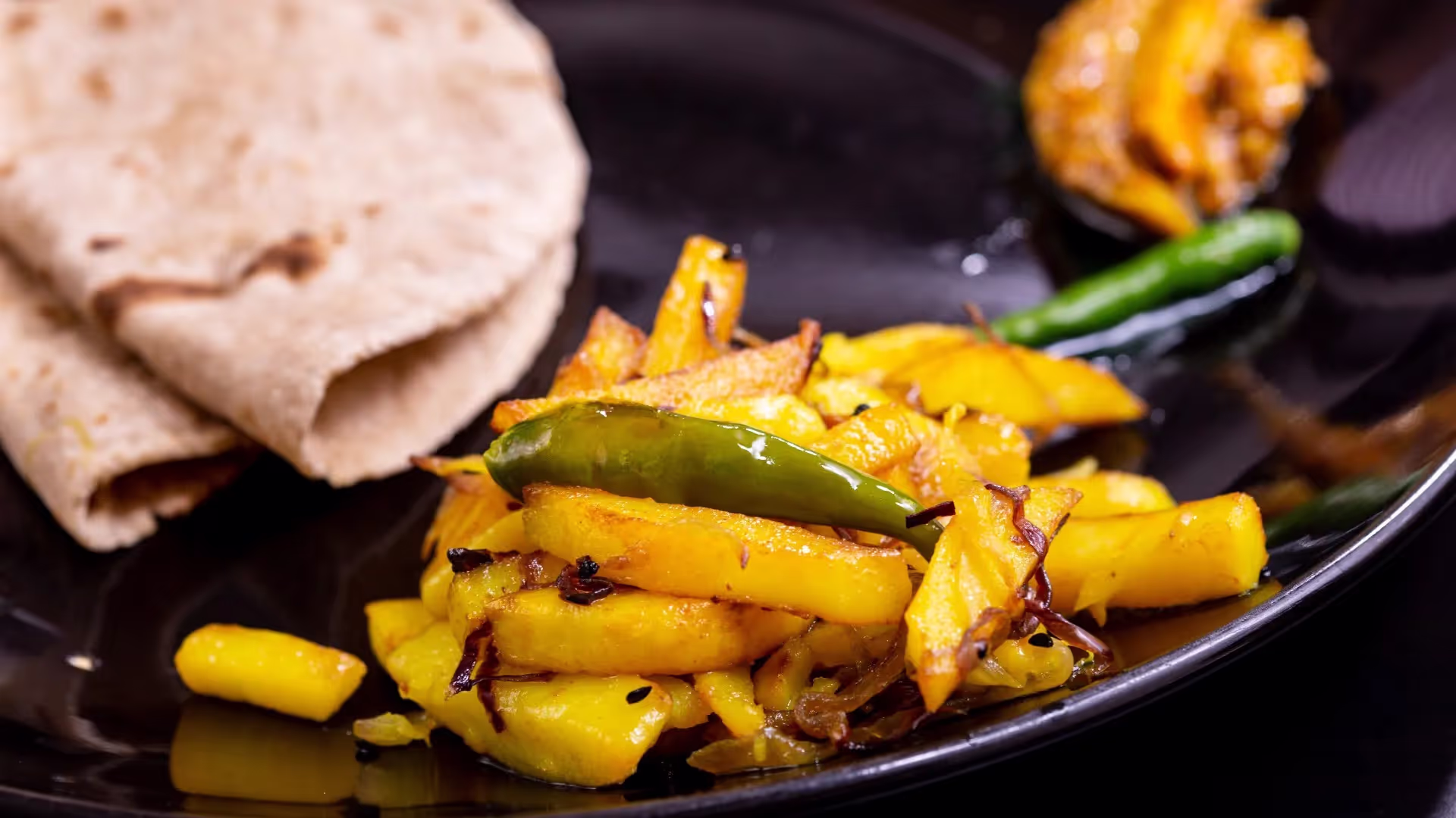 Aloo Peyaj Bhaja