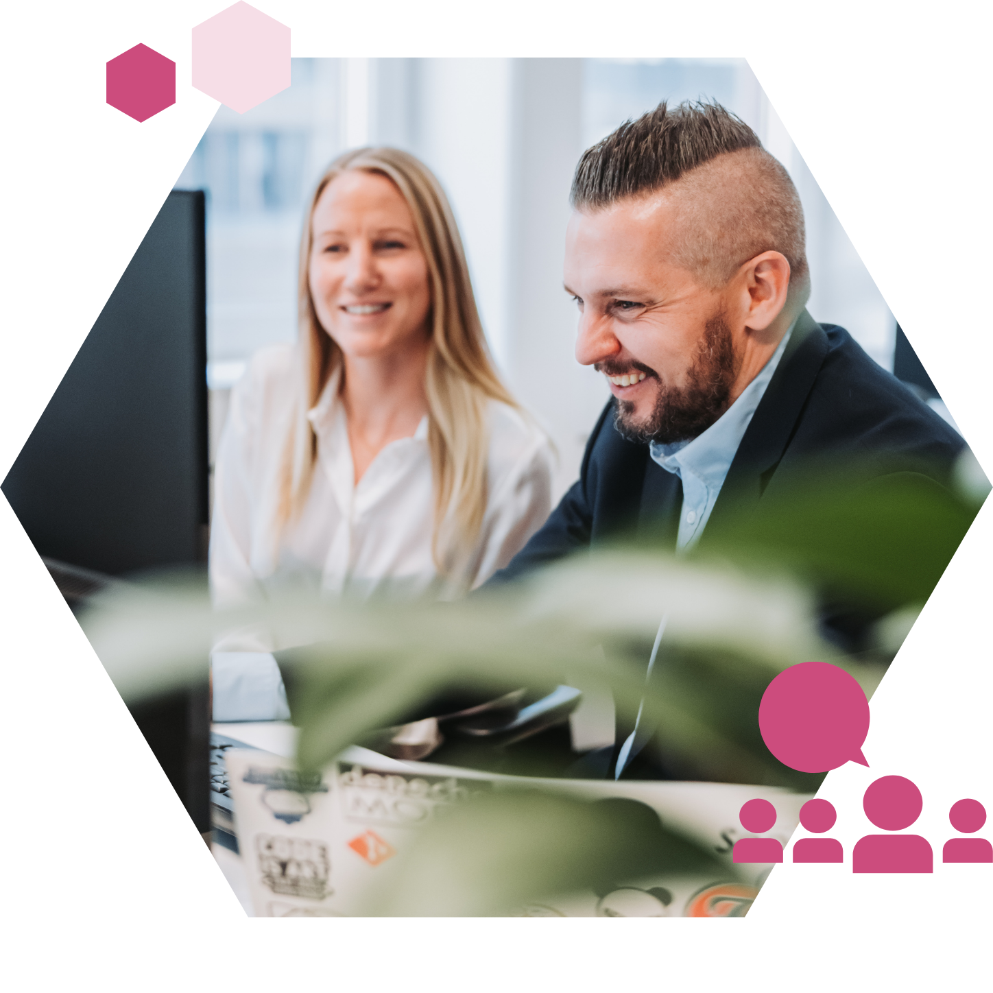 Anställda på Business Vision har möte och fikar