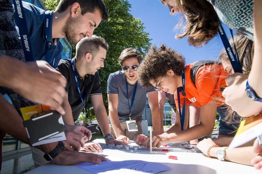 Students working together during the Airnovation Summer Academy event organised by Airbus and Petrus Communications