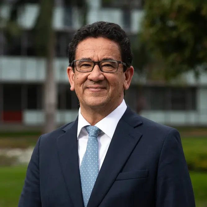 Dr. Carlos Garatea Grau