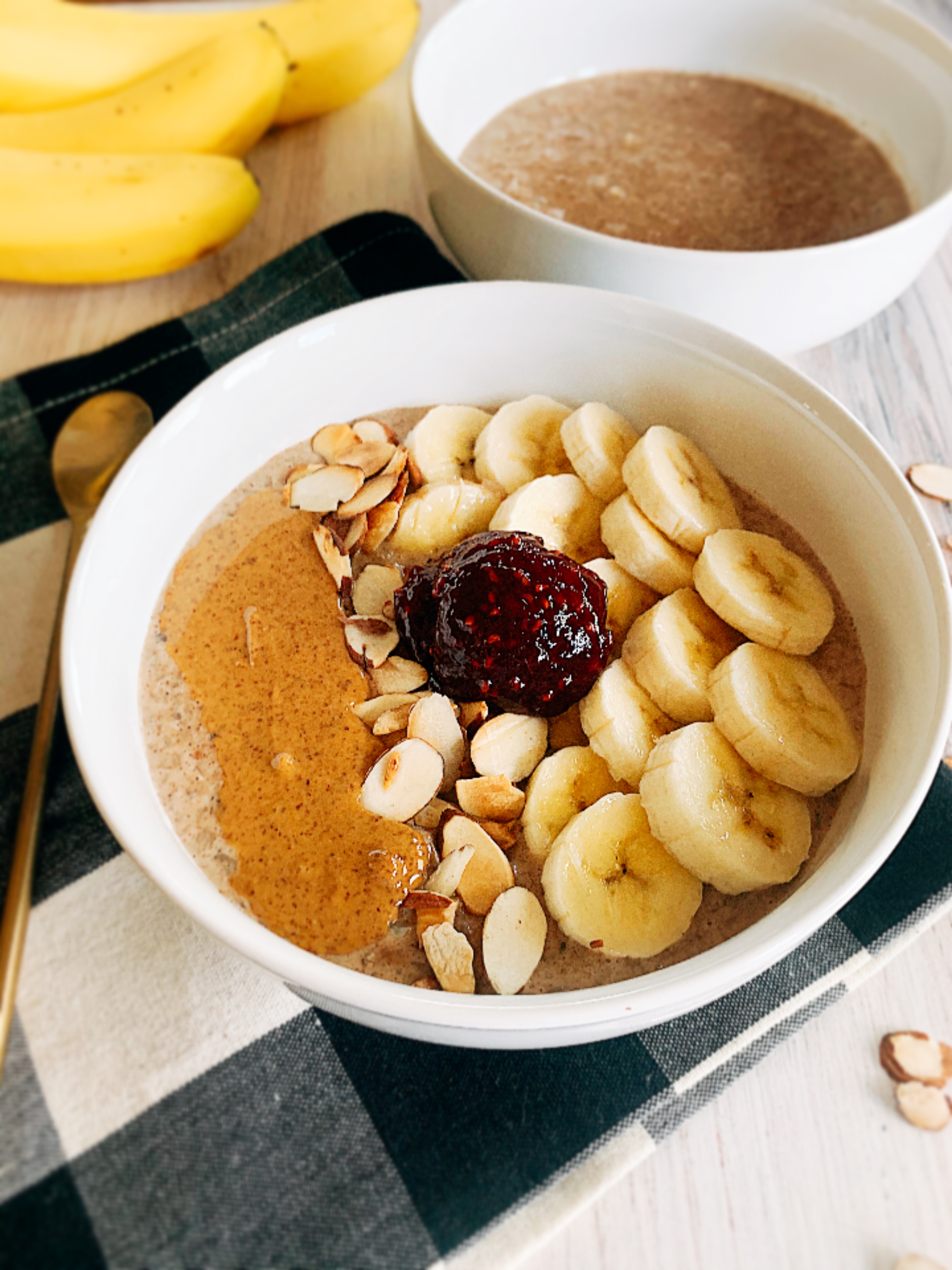 Almond Butter, Jam, & Banana Cauli N'oatmeal