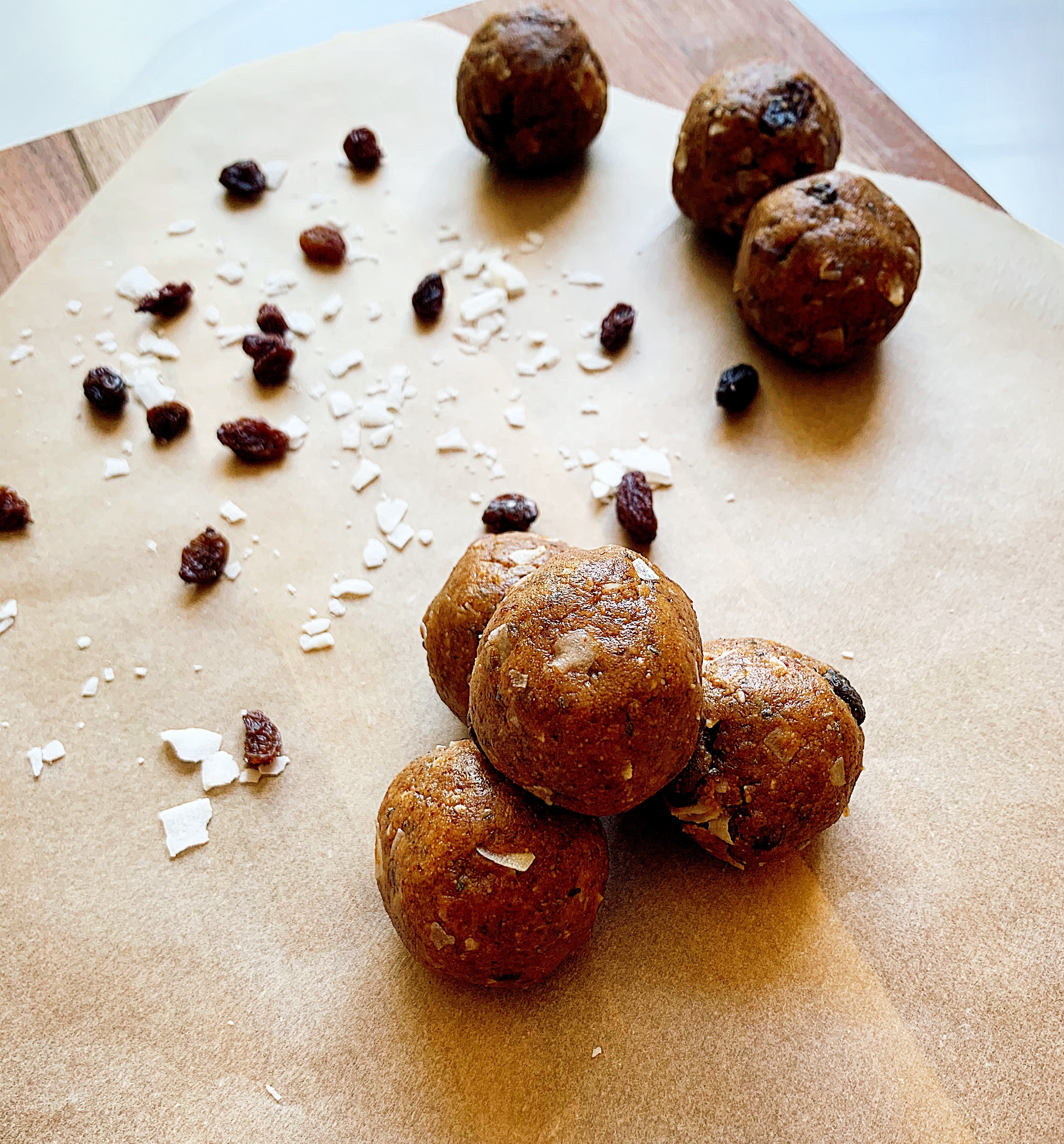 Cinnamon Raisin Cookie Collagen Balls