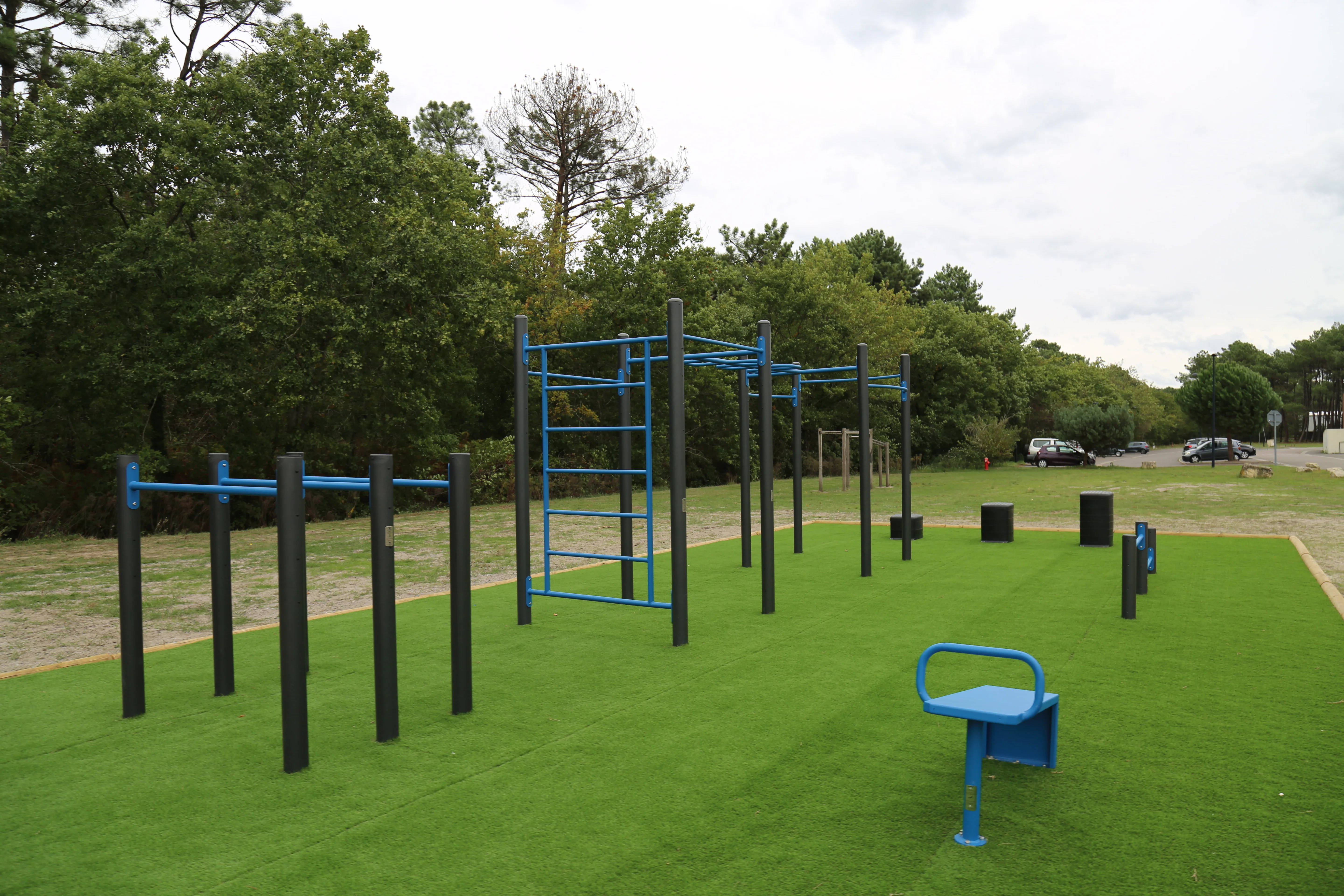 Aire de fitness extérieure avec barres de street workout à La Teste-de-Buch