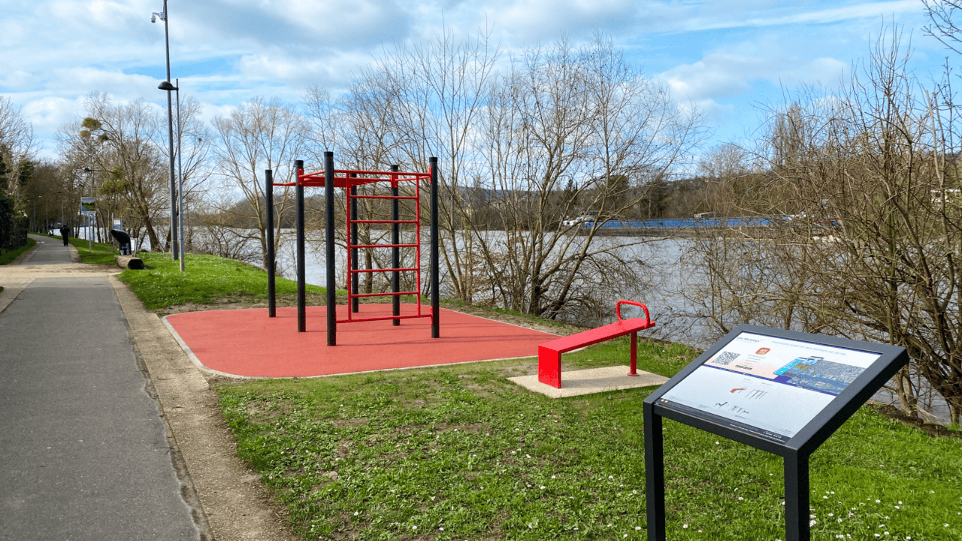 Les îlots installés le long de la Seine à Les Mureaux (78)