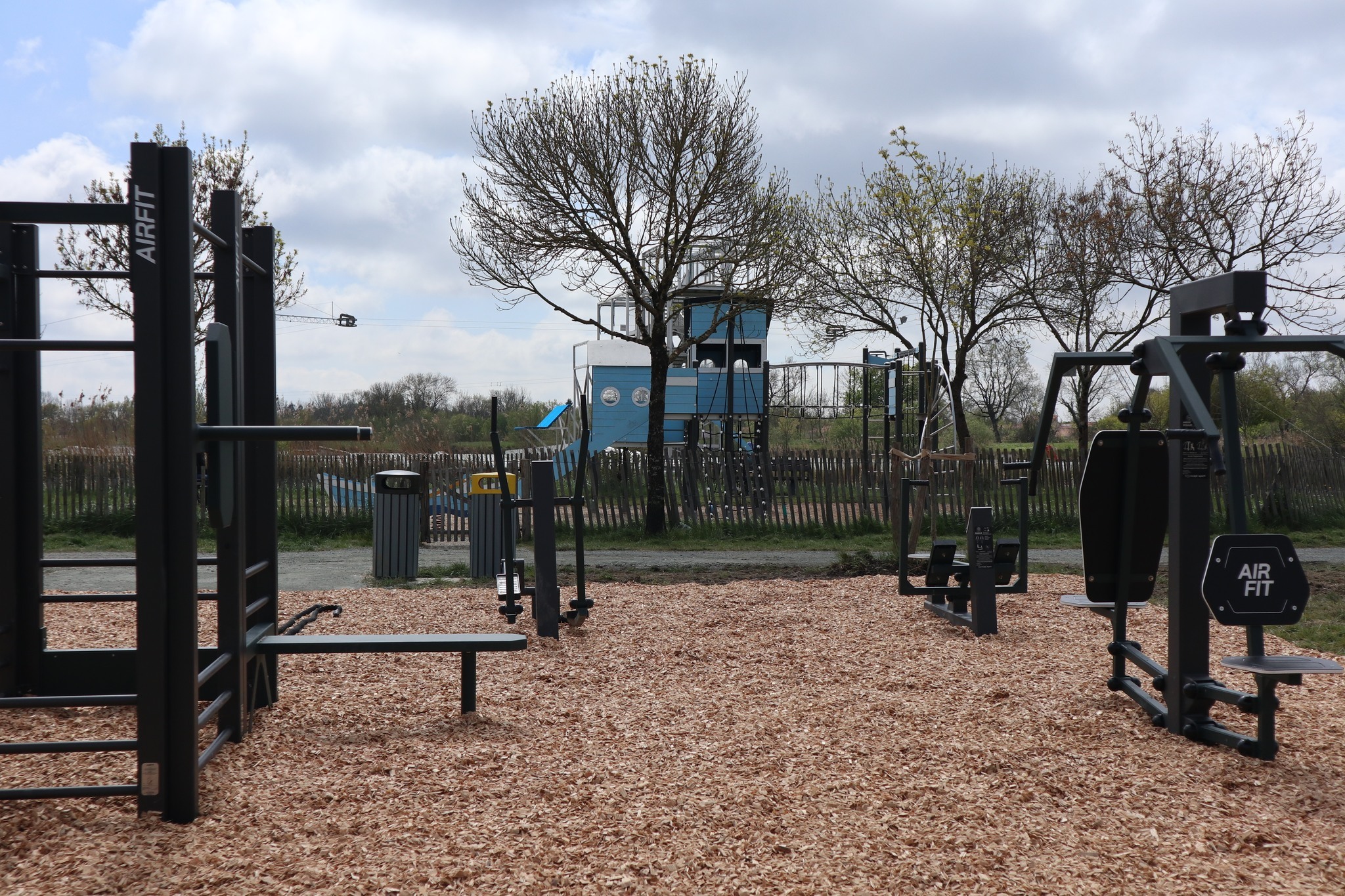 Aire de fitness extérieure AirFit installée à Saujon