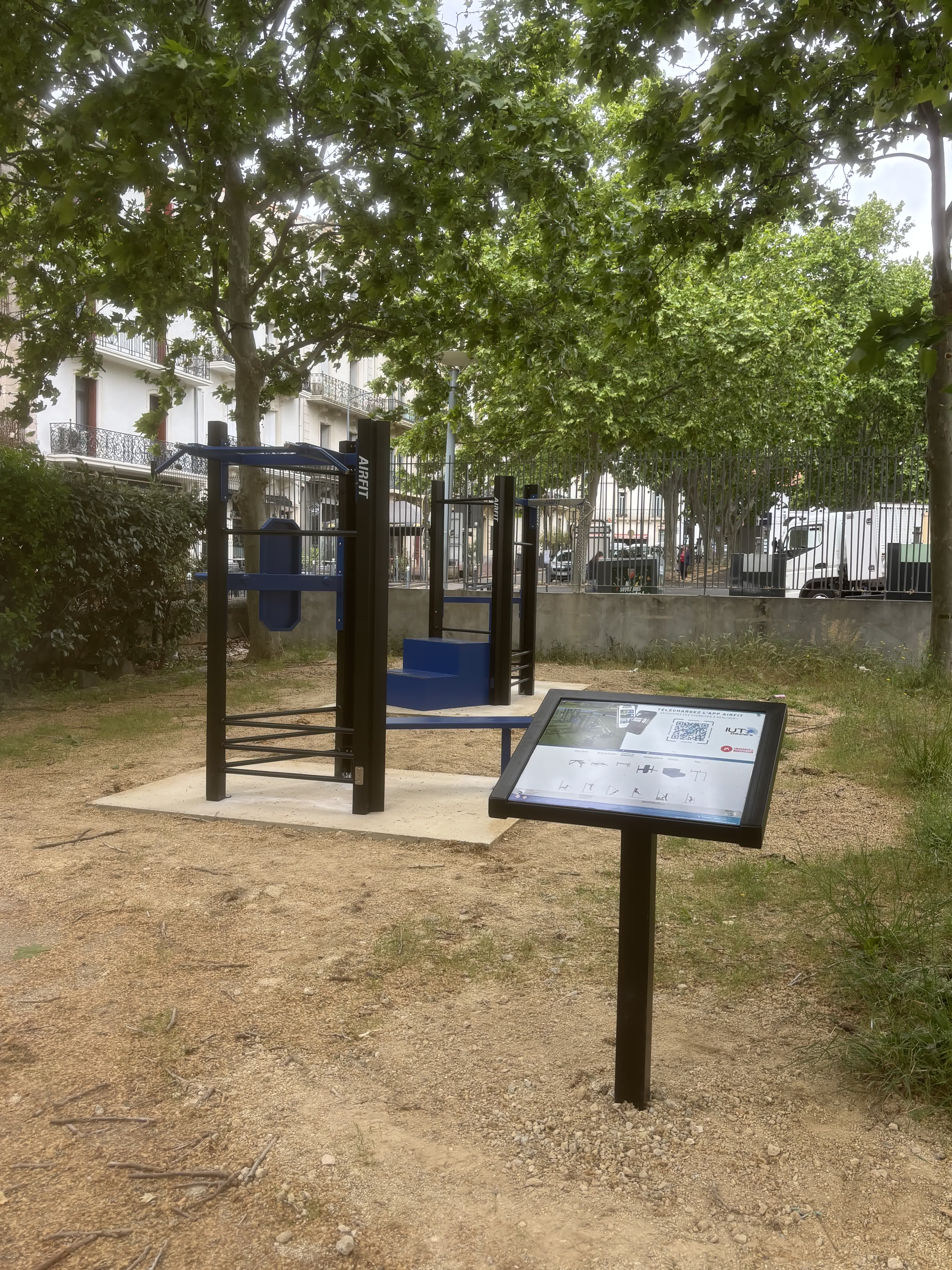 Aire de fitness extérieure AirFit installée à l'IUT de Béziers