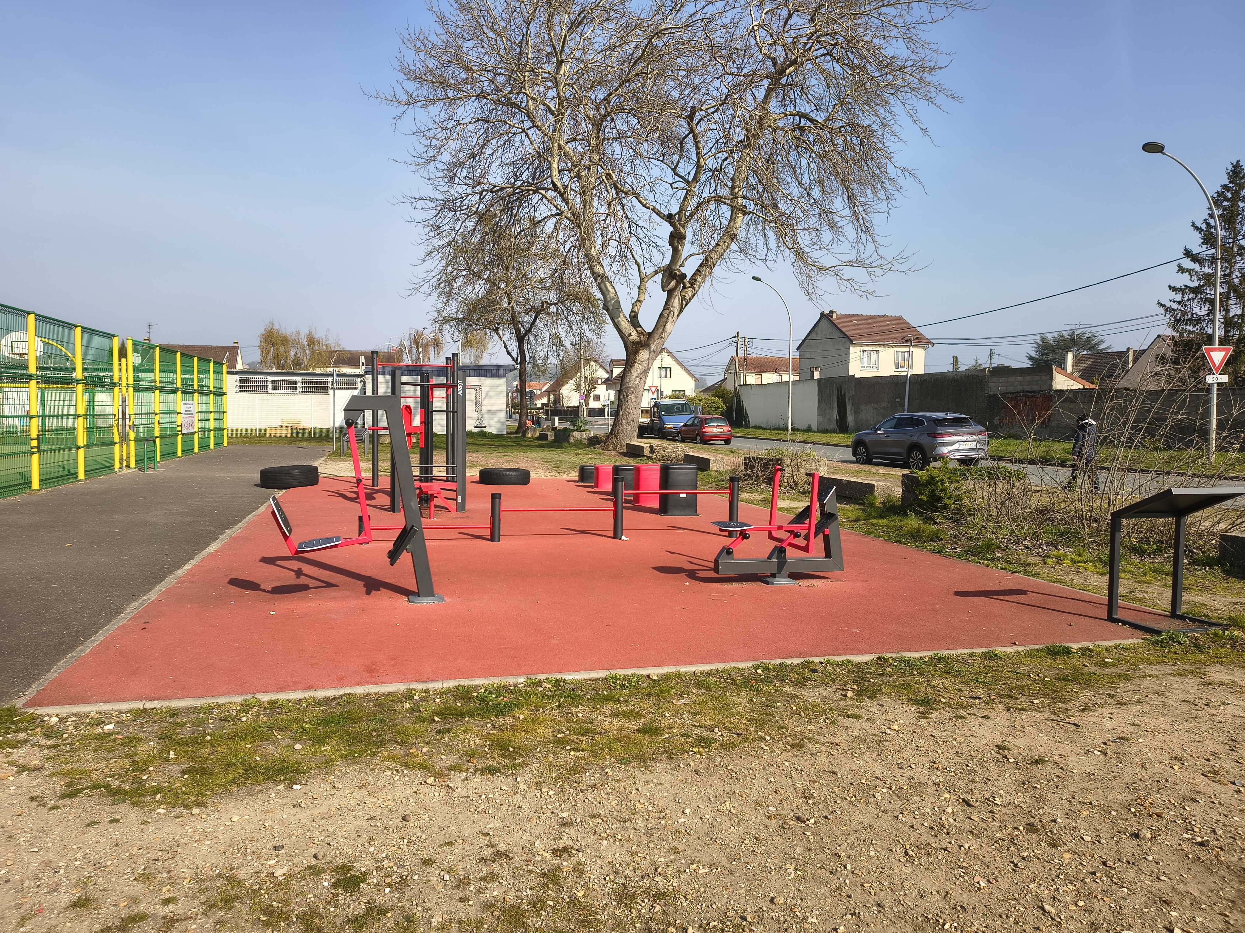 Aire de fitness extérieure AirFit aux Mureaux, square Bellevue