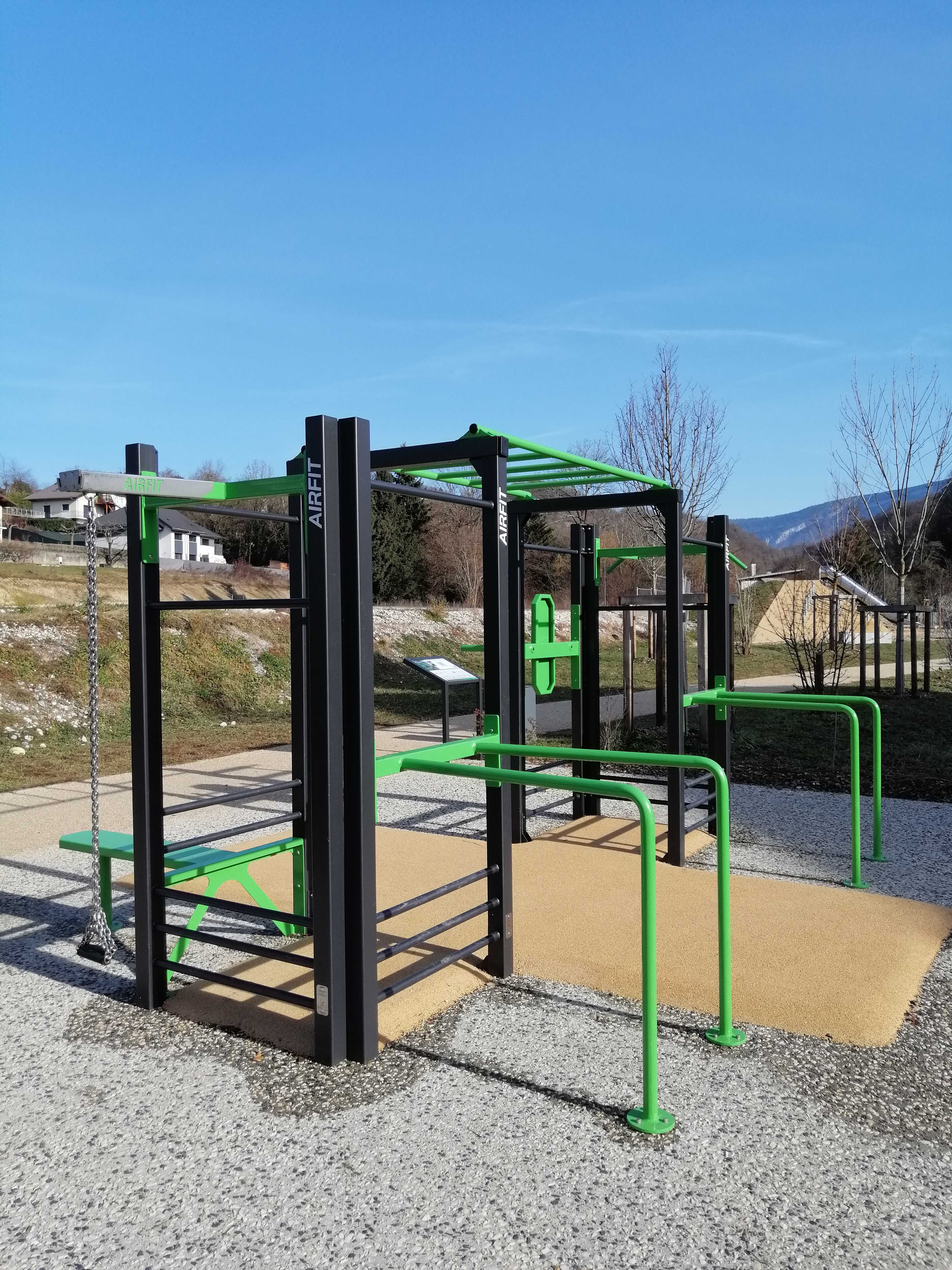 Aire de fitness extérieure AirFit installée à Grésy-sur-Aix — vue 2