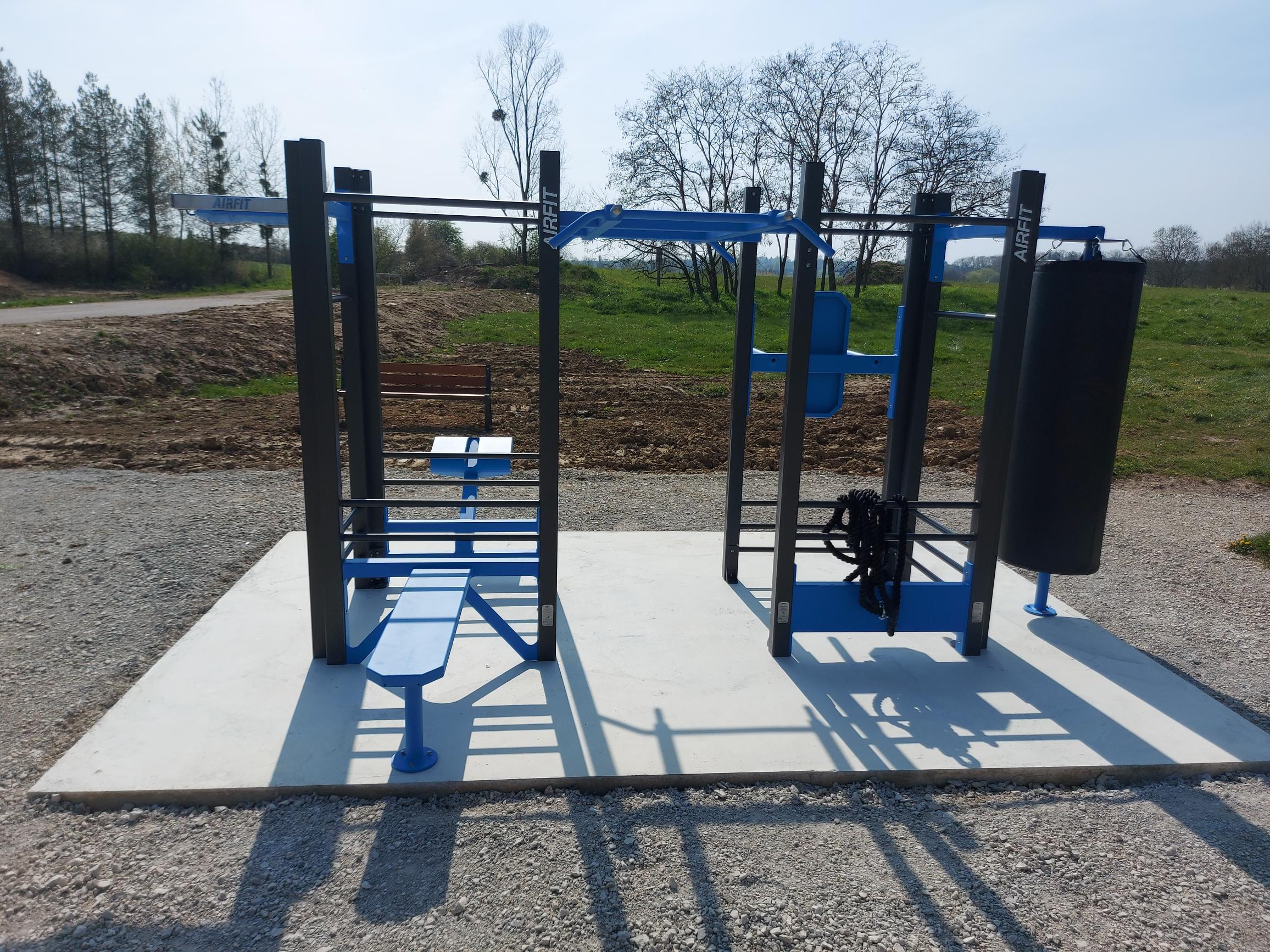 Aire de fitness extérieure AirFit installée à Saint-Georges-sur-Baulche — vue 4
