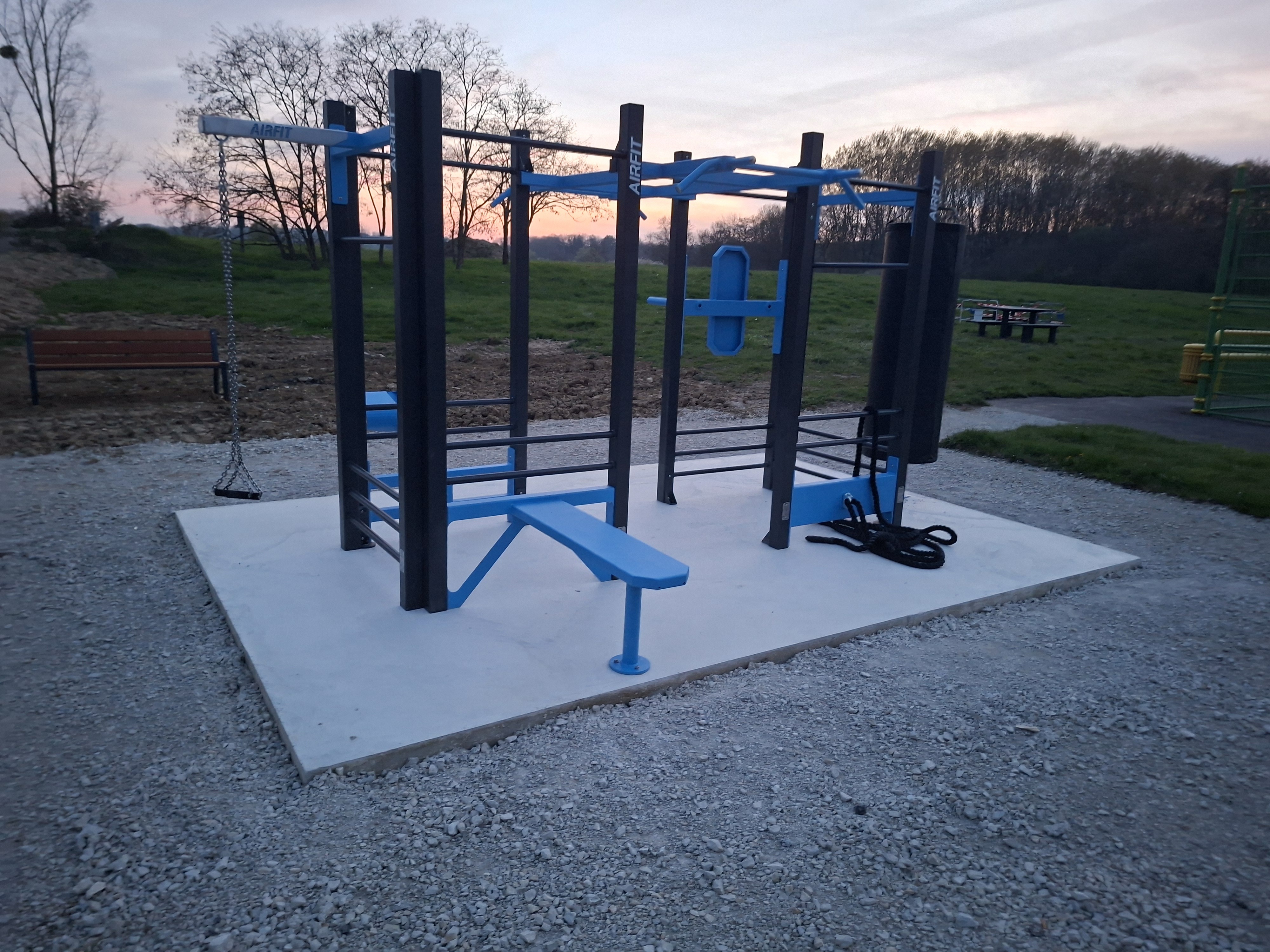 Aire de fitness extérieure AirFit installée à Saint-Georges-sur-Baulche — vue 1