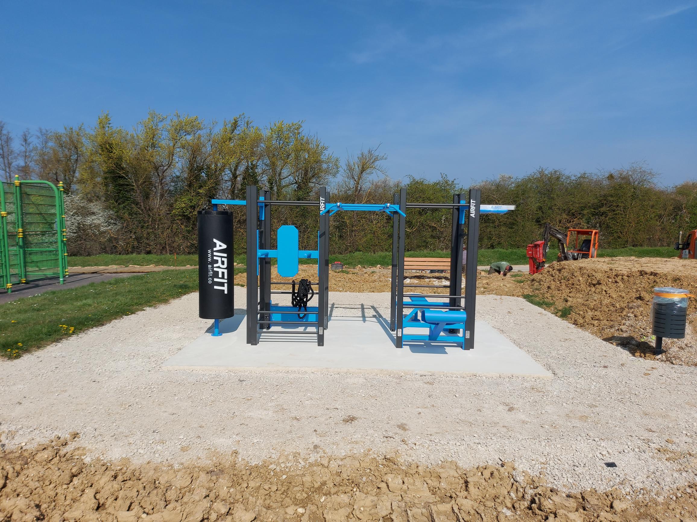Aire de fitness extérieure AirFit installée à Saint-Georges-sur-Baulche — vue 3
