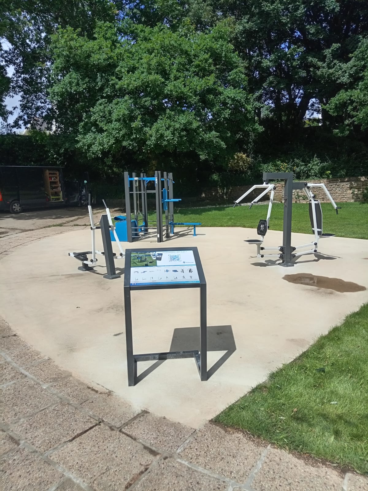 Aire de fitness extérieure AirFit installée à Plabennec — vue 2