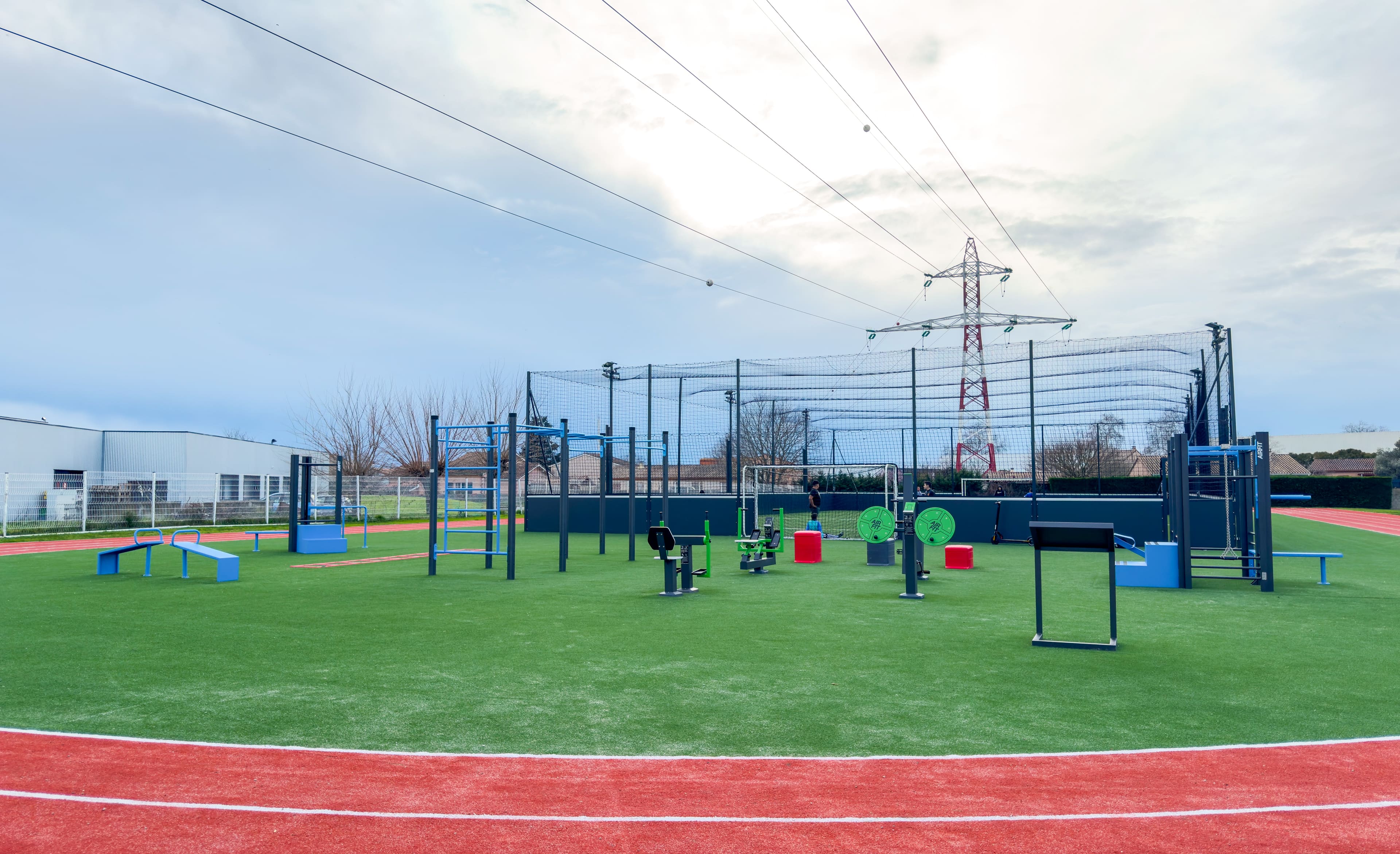 Aire de fitness installée par AirFit dans la ville de Portet-sur-Garonne — vue 1