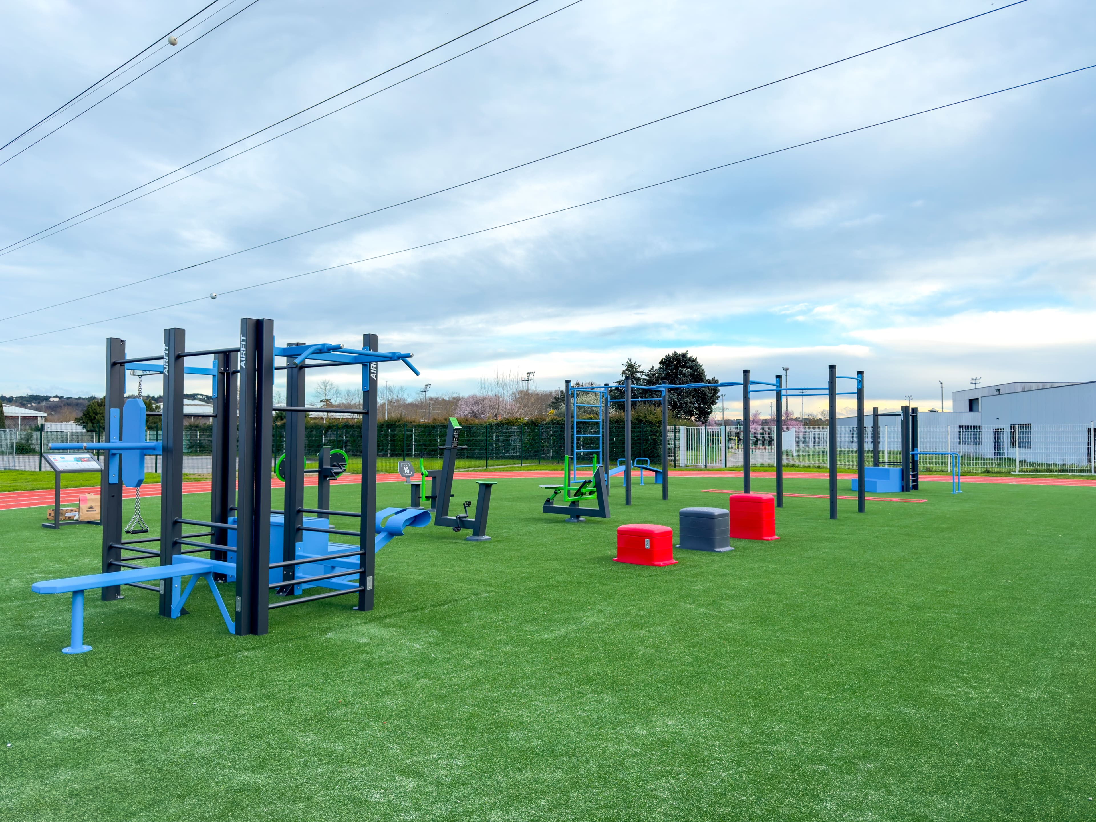 Aire de fitness installée par AirFit dans la ville de Portet-sur-Garonne — vue 2