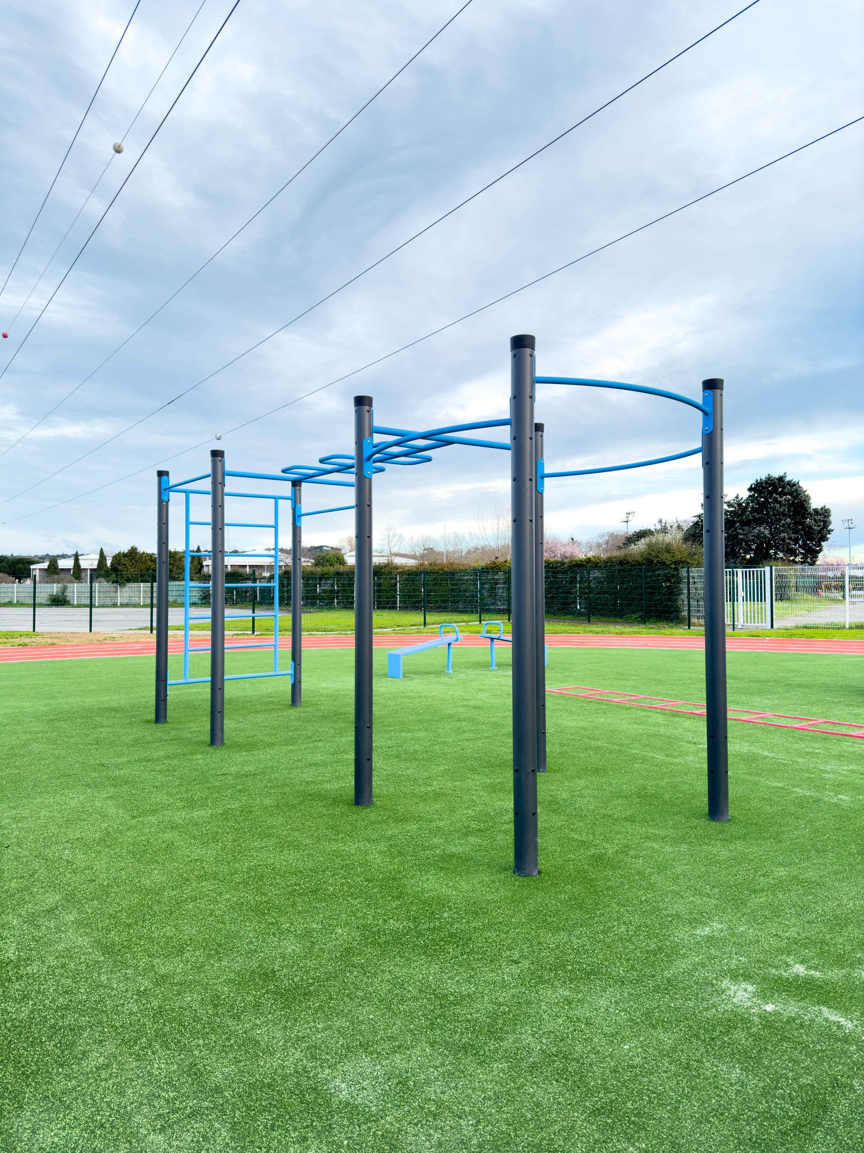 Aire de fitness installée par AirFit dans la ville de Portet-sur-Garonne — vue 3