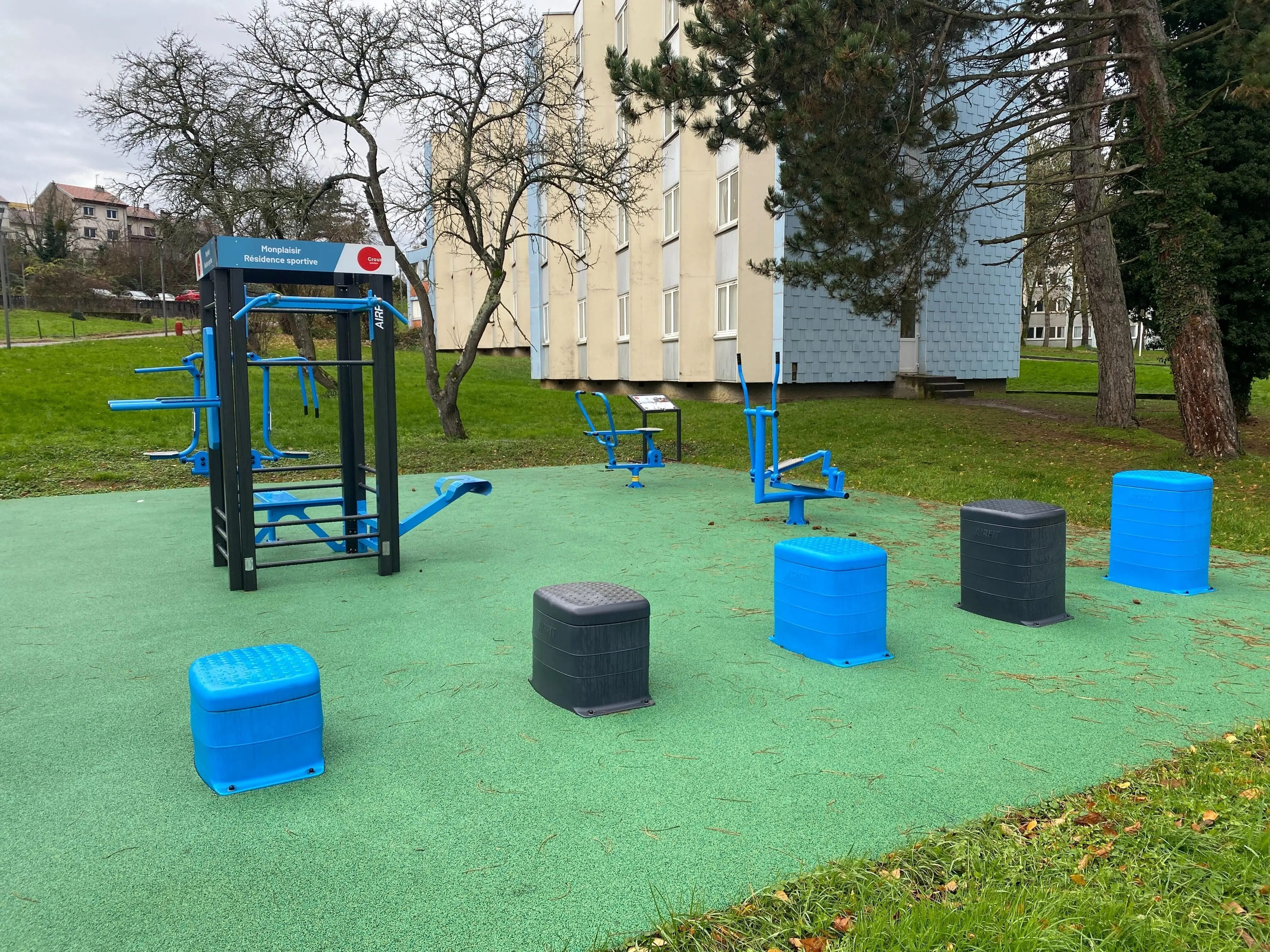 Aire de fitness installée par AirFit au Crous Lorraine - Résidence Monplaisir — vue 2