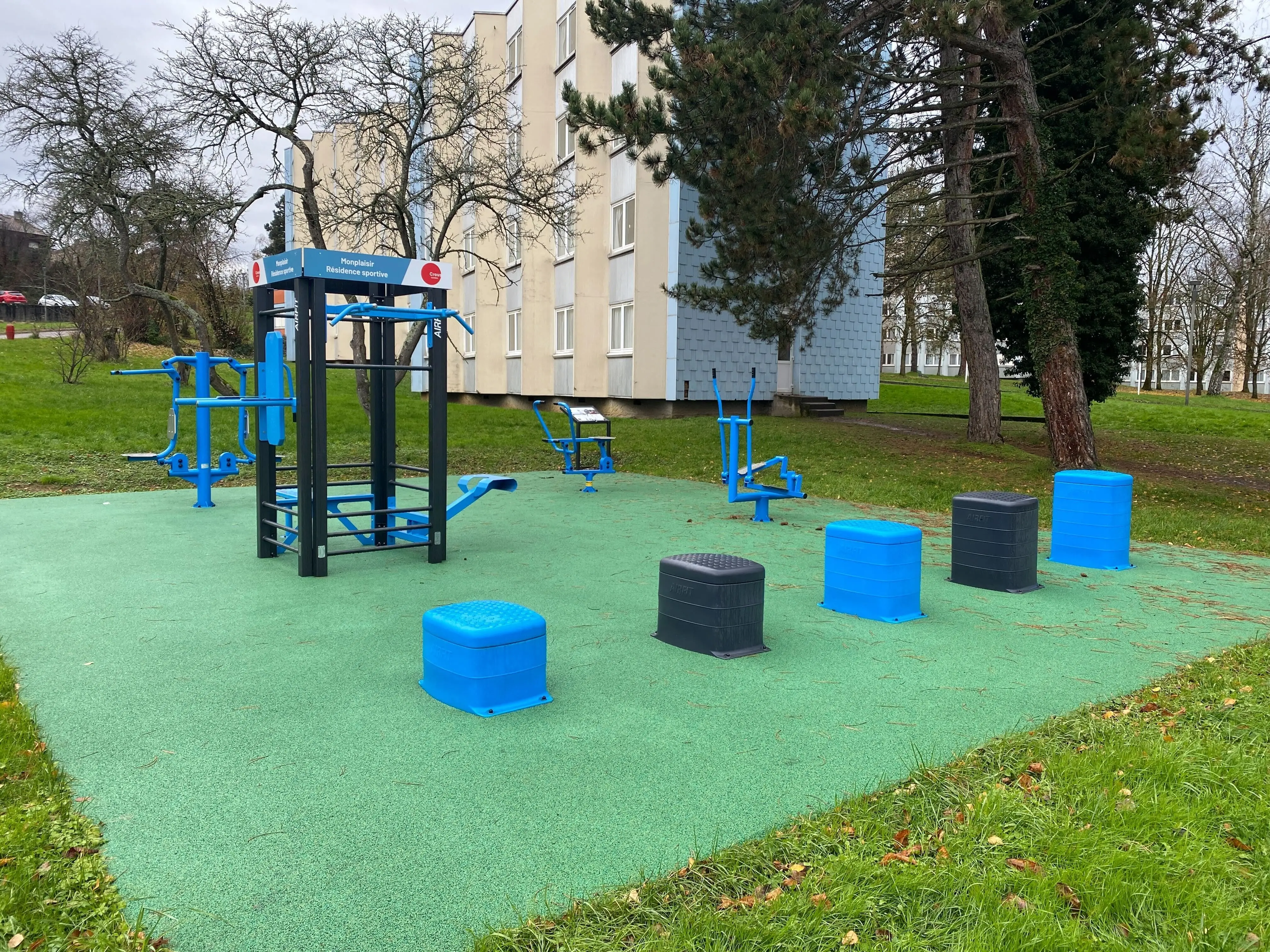Aire de fitness installée par AirFit au Crous Lorraine - Résidence Monplaisir — vue 1