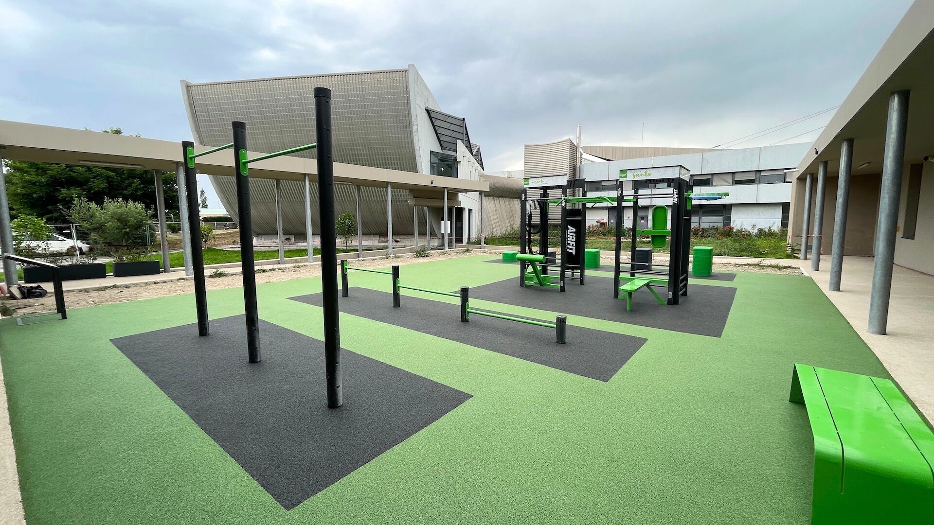 Aire de fitness installée par AirFit à Université Côte d'Azur au Campus STAPS — vue 1