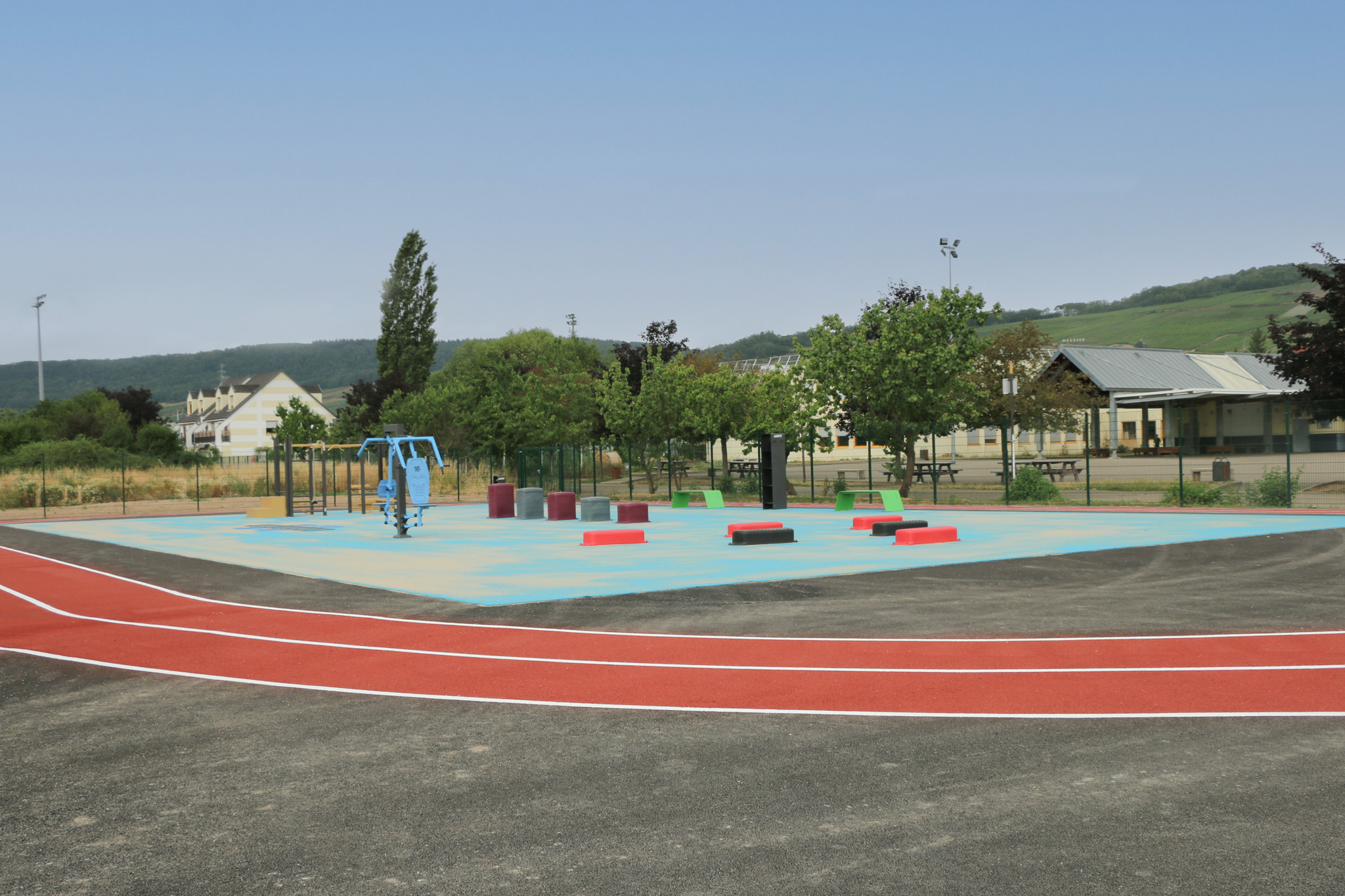 Aire de fitness installée par AirFit à Marlenheim — vue 7