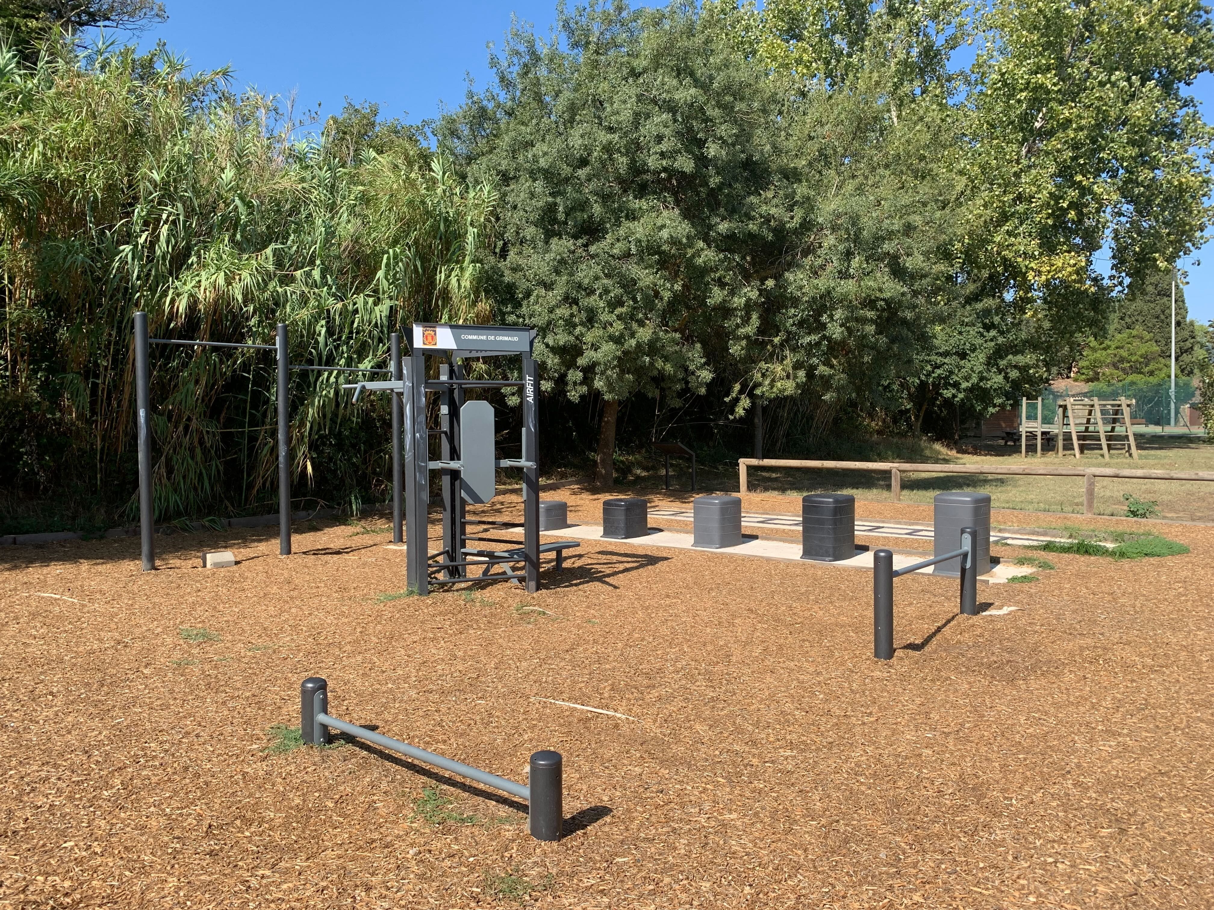 Plateau sportif AirFit en extérieur de Grimaud — vue 1