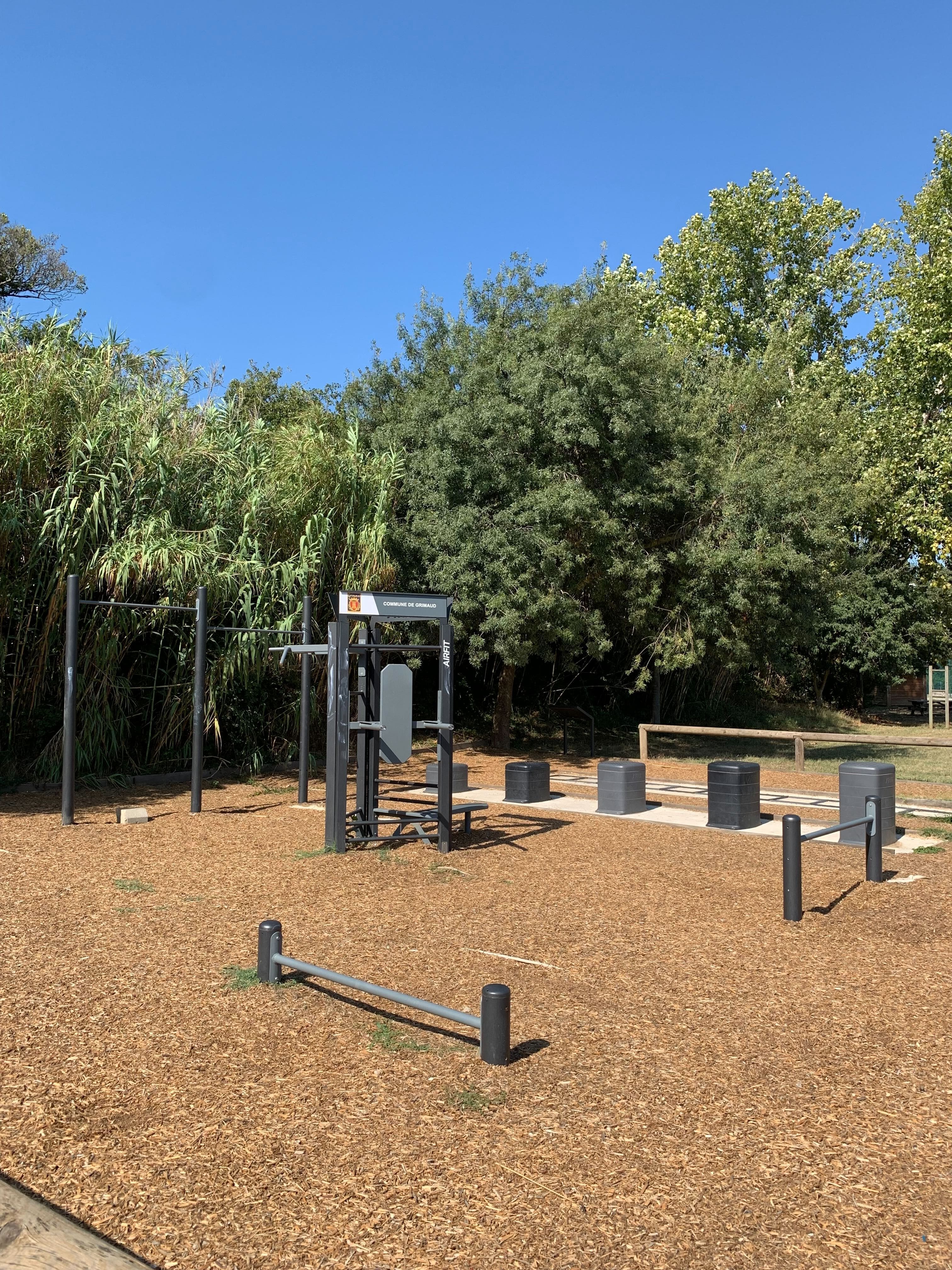 Plateau sportif AirFit en extérieur de Grimaud — vue 2