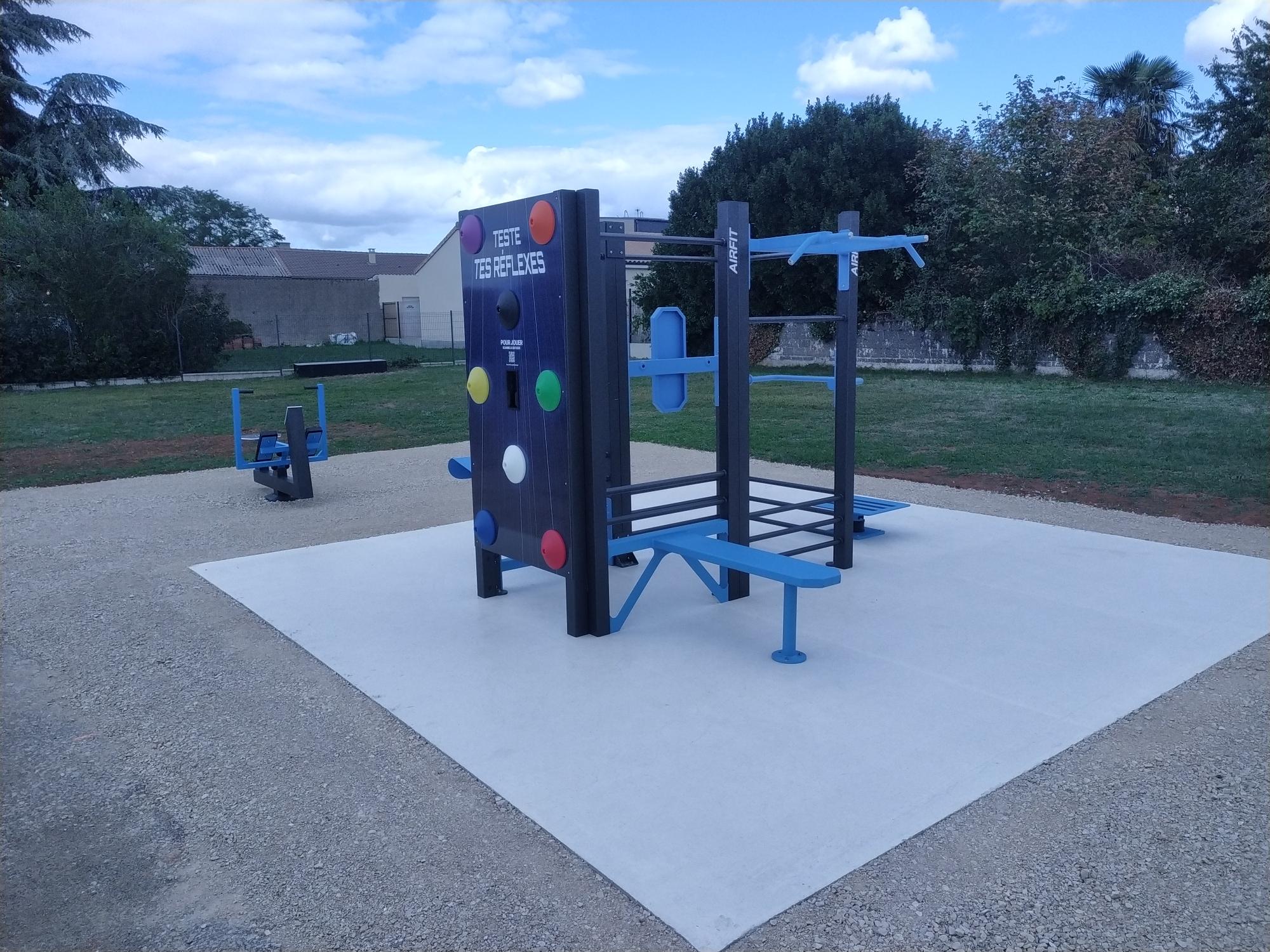 Aire de fitness extérieure AirFit installée à Biard