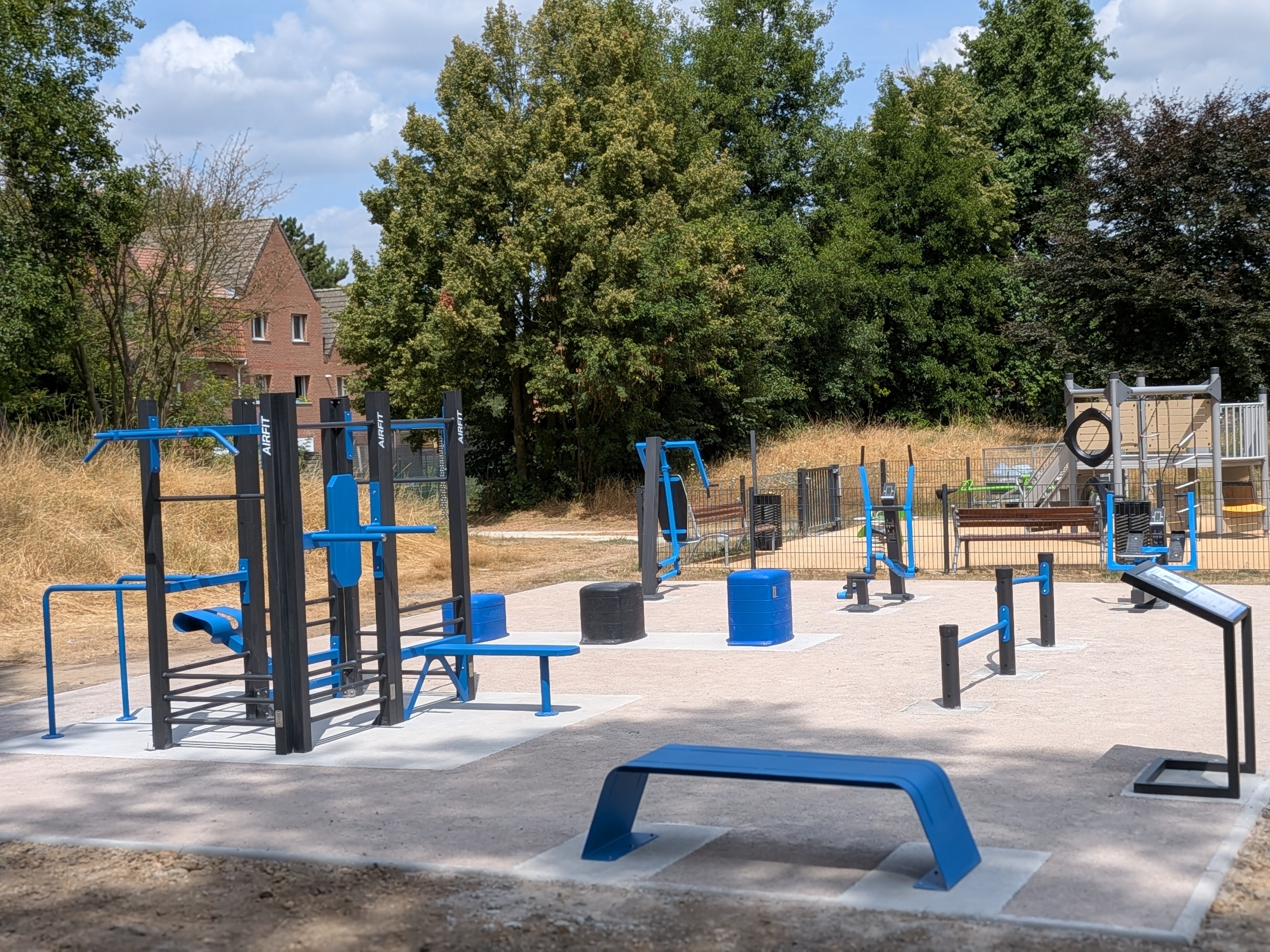 Espace sportif extérieur aménagé par AirFit à Auby