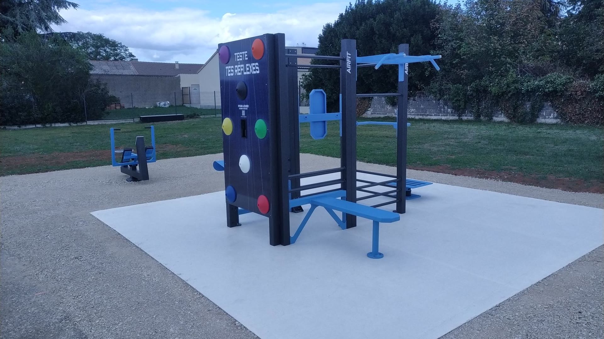 Aire de fitness extérieure AirFit installée à Biard, dans la Vienne