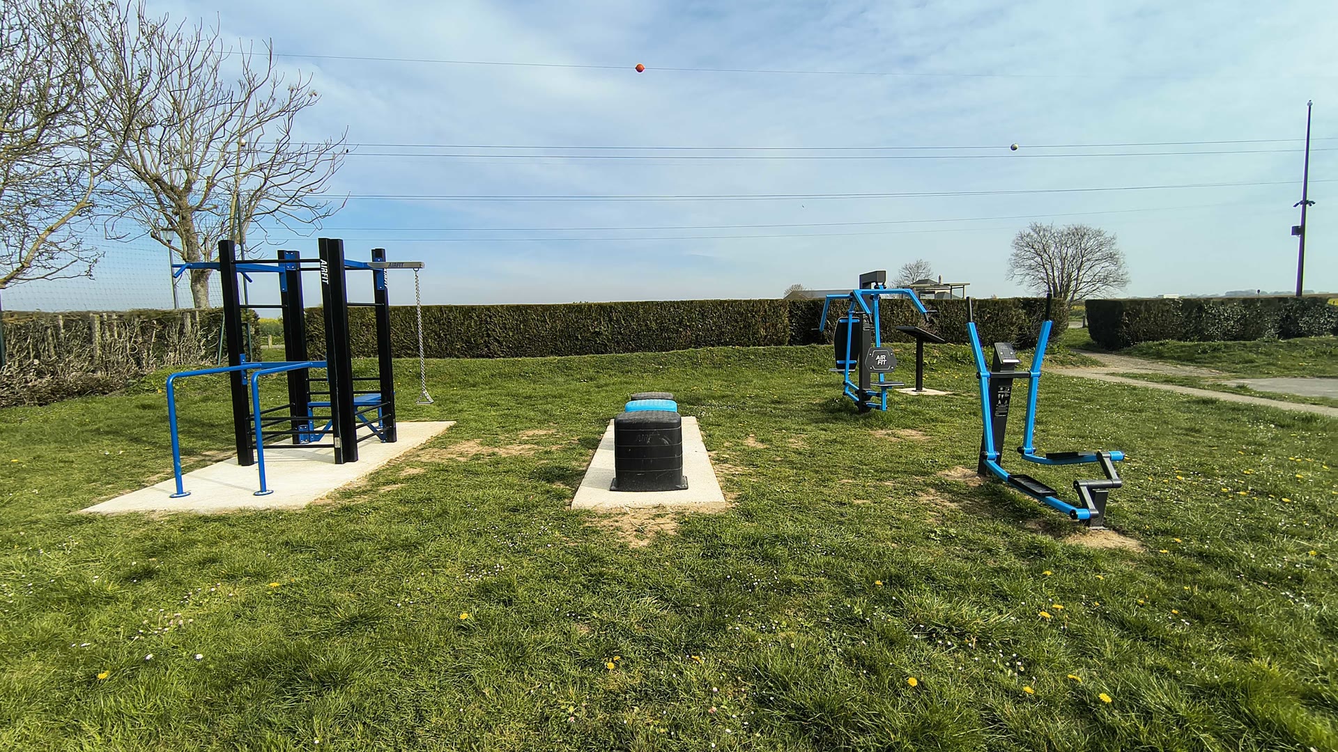Aire de fitness extérieure AirFit installée à Voisenon, en Seine-et-Marne