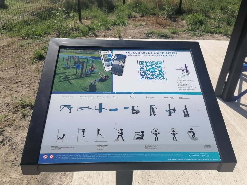 Panneau d'information de l'aire de fitness AirFit à Izernore