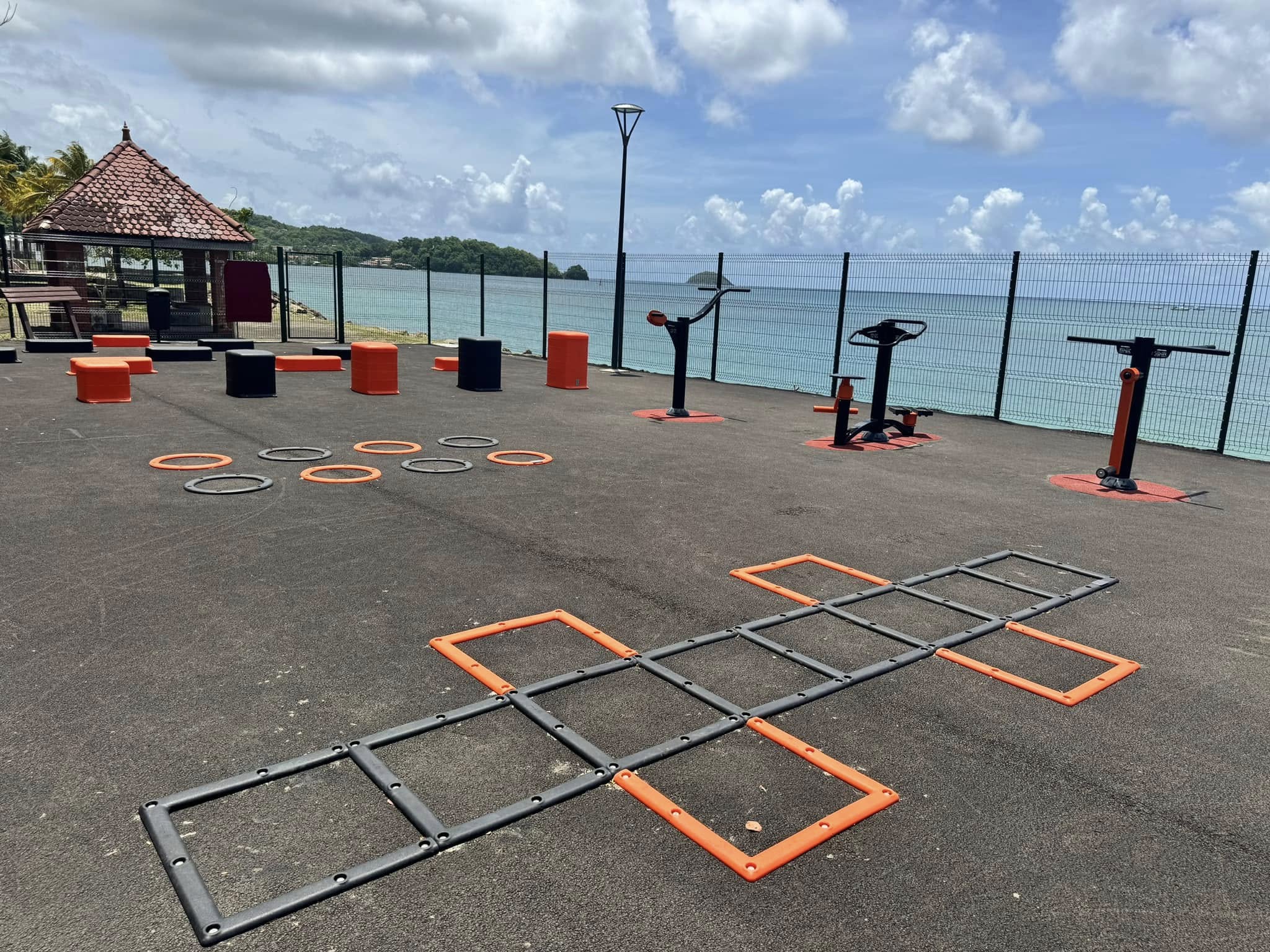 Aire de fitness extérieure AirFit à La Trinité (Martinique), vue 1